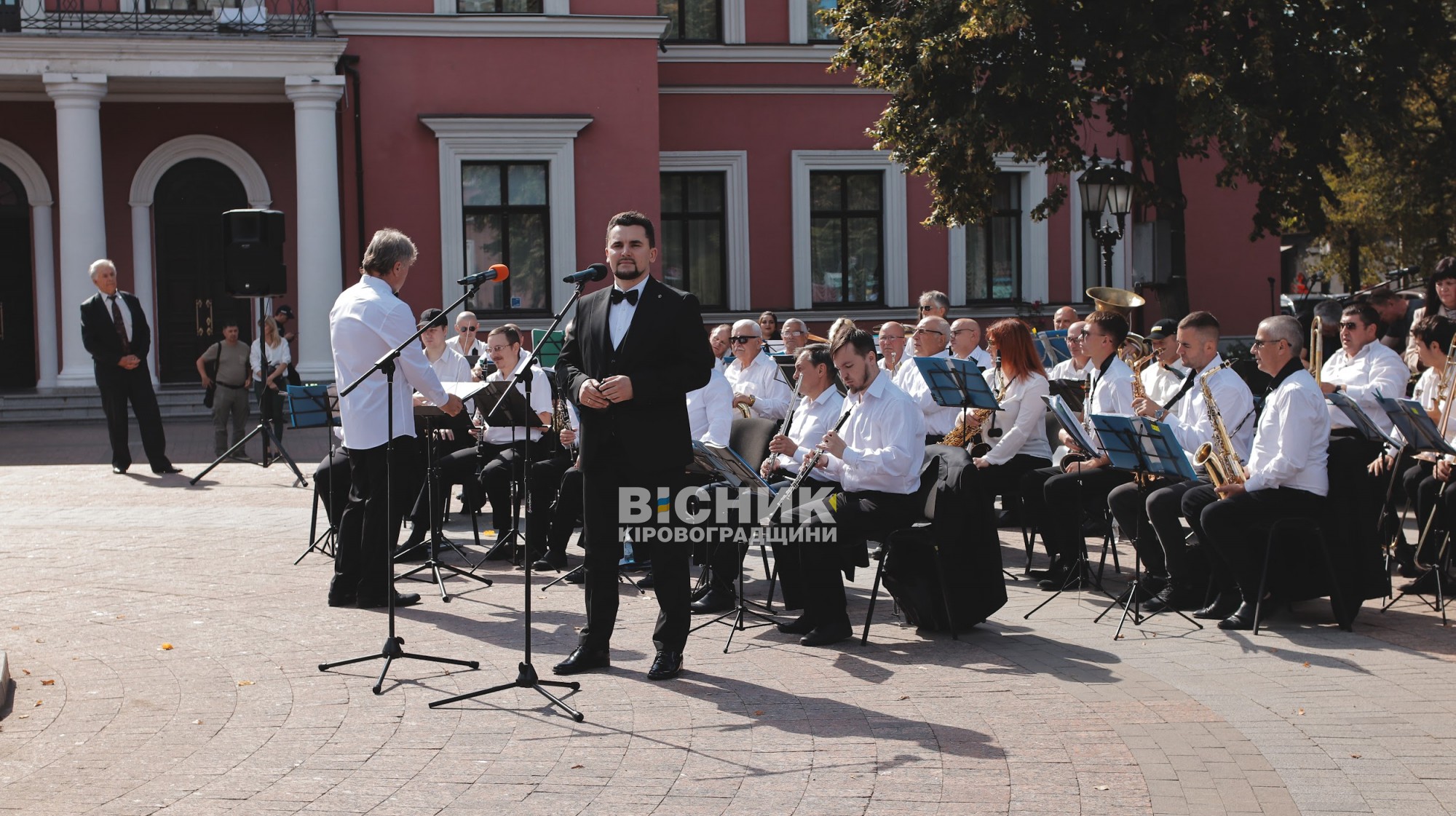Кропивницький відзначив 271-у річницю концертами, ярмарками та благодійними заходами Кропивницький відзначив 271-у річницю концертами, ярмарками та благодійними заходами