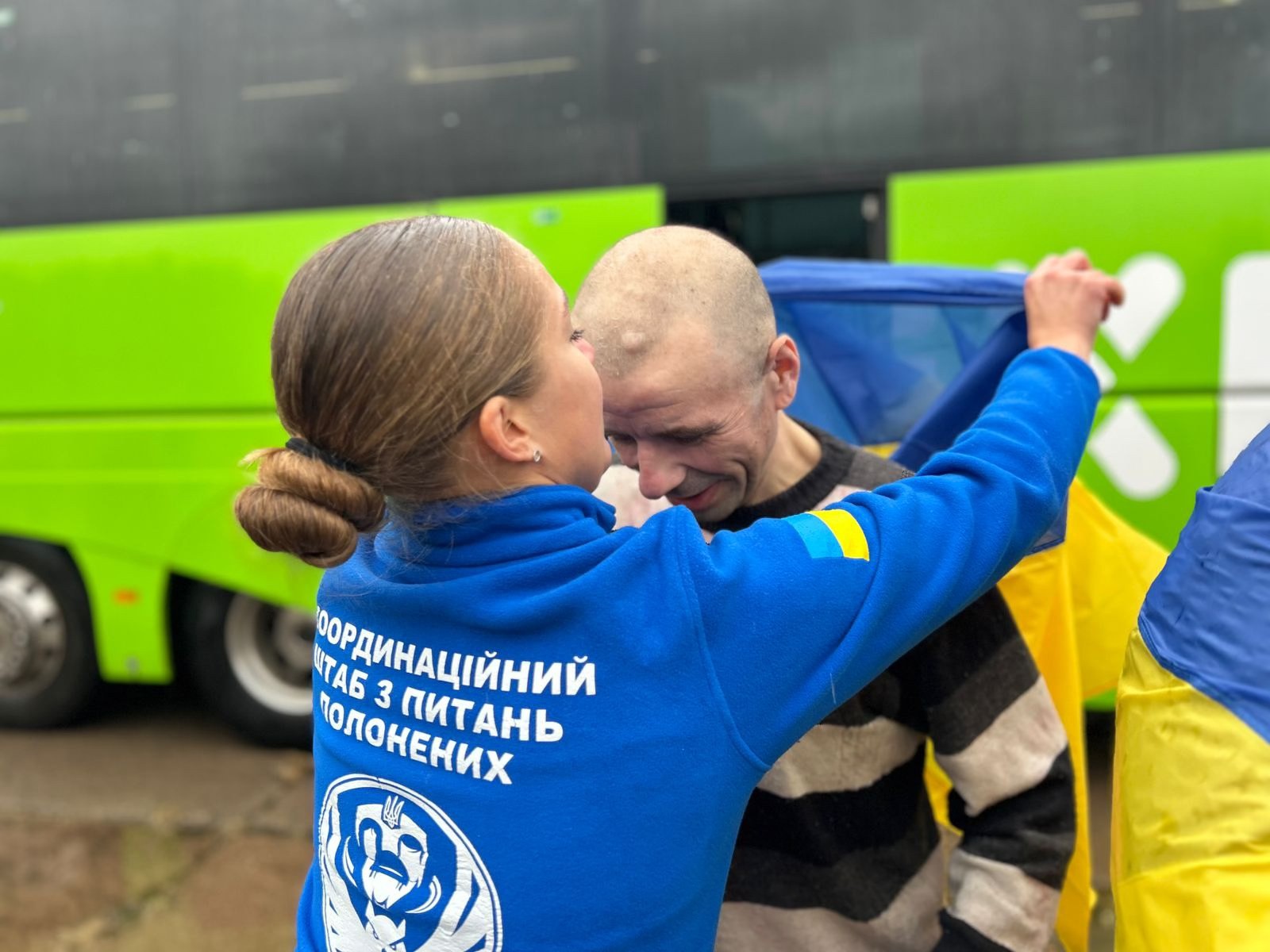 205 українців повернулися з російського полону 205 українців повернулися з російського полону
