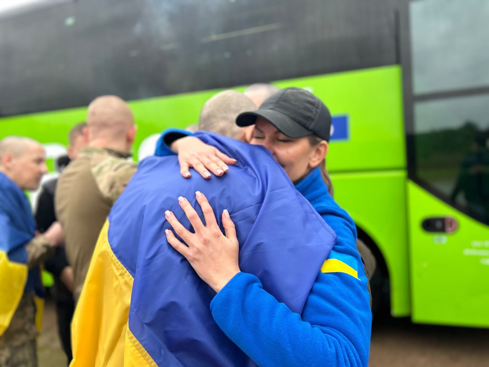 205 українців повернулися з російського полону 205 українців повернулися з російського полону