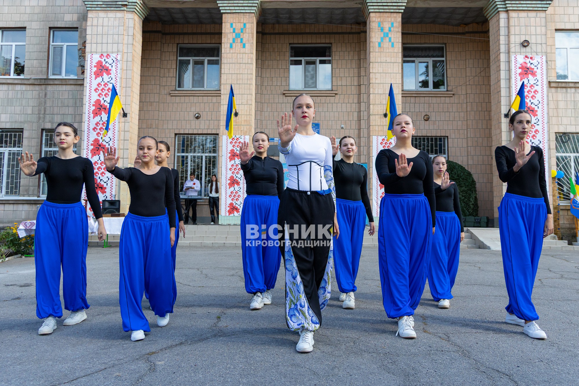 День Павлиша: вшанування земляків-ветеранів, збір на військо та дитяча прогулянка на кінній підводі День Павлиша: вшанування земляків-ветеранів, збір на військо та дитяча прогулянка на кінній підводі