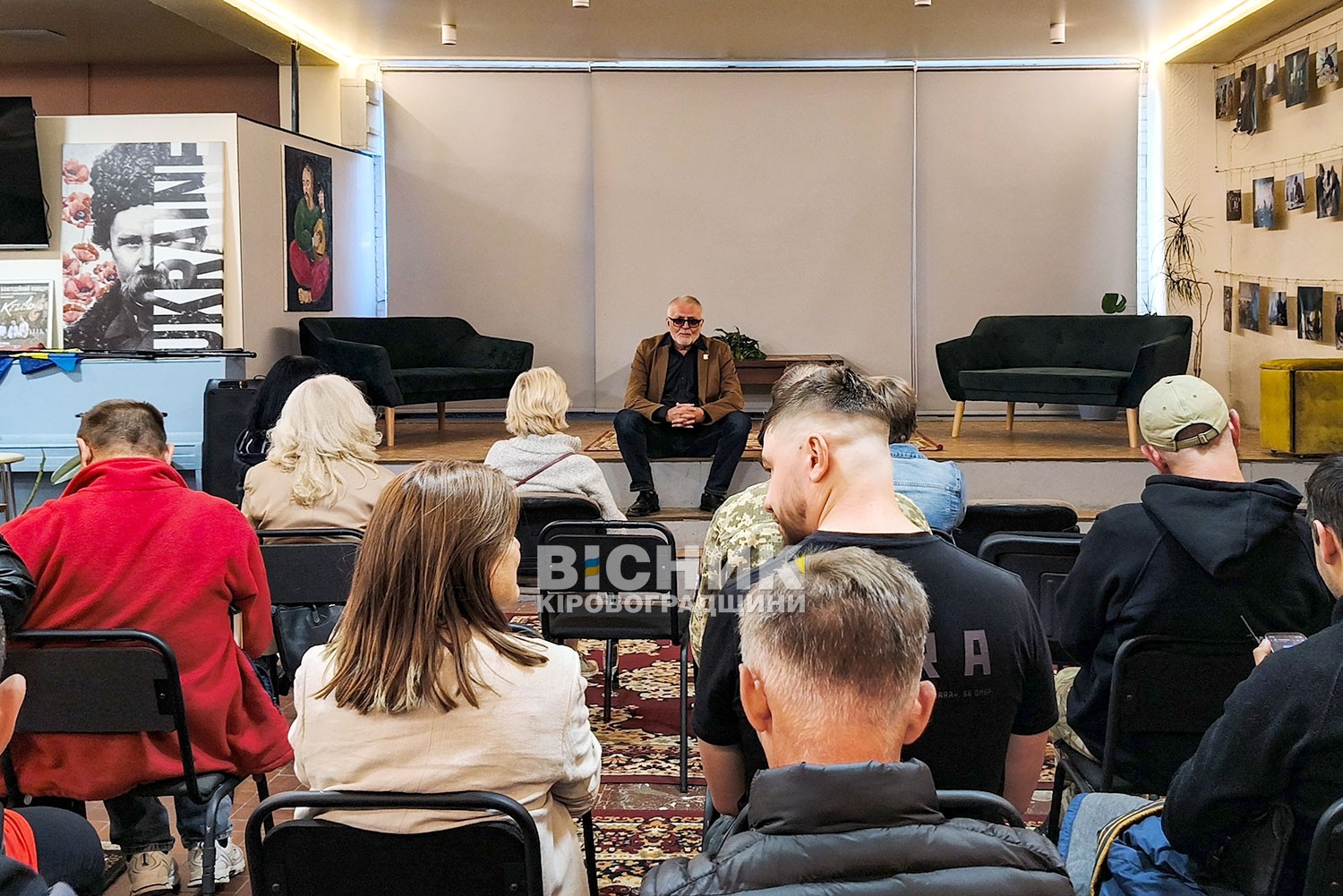 У Кропивницькому відбулася зустріч із письменниками-військовими в межах «Книговиру-2025» У Кропивницькому відбулася зустріч із письменниками-військовими в межах «Книговиру-2025»