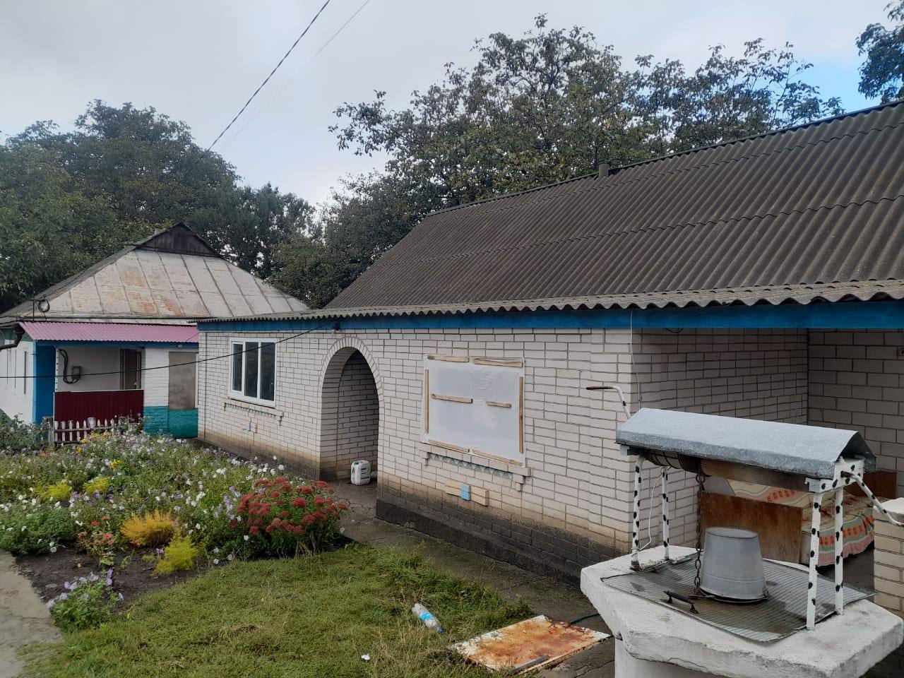 Нічна атака на Кіровоградщині: уламки збитих дронів пошкодили понад десяток будинків Нічна атака на Кіровоградщині: уламки збитих дронів пошкодили понад десяток будинків