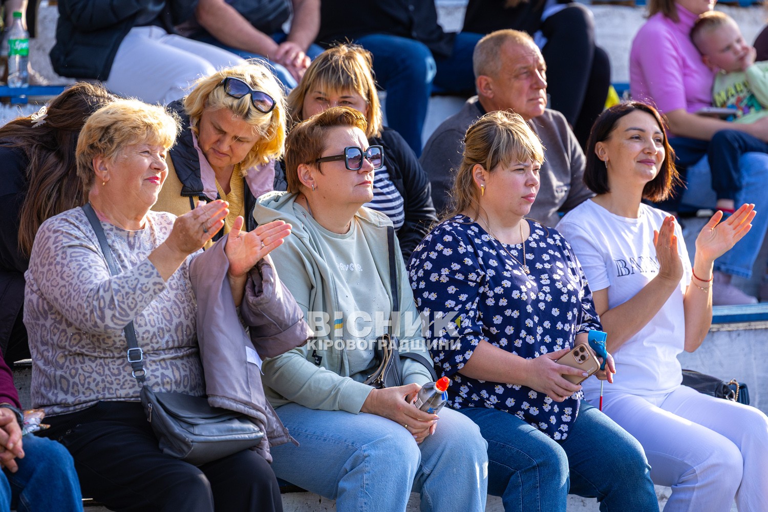 День селища Онуфріївки: традиційно з частуванням та благодійністю на армію День селища Онуфріївки: традиційно з частуванням та благодійністю на армію