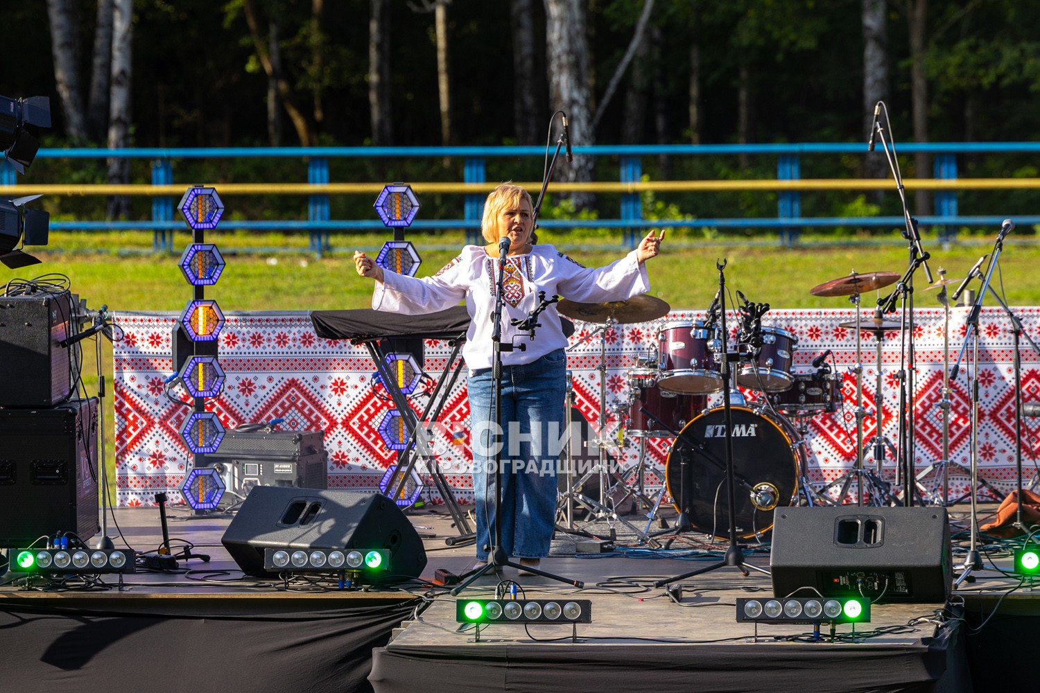 День селища Онуфріївки: традиційно з частуванням та благодійністю на армію День селища Онуфріївки: традиційно з частуванням та благодійністю на армію