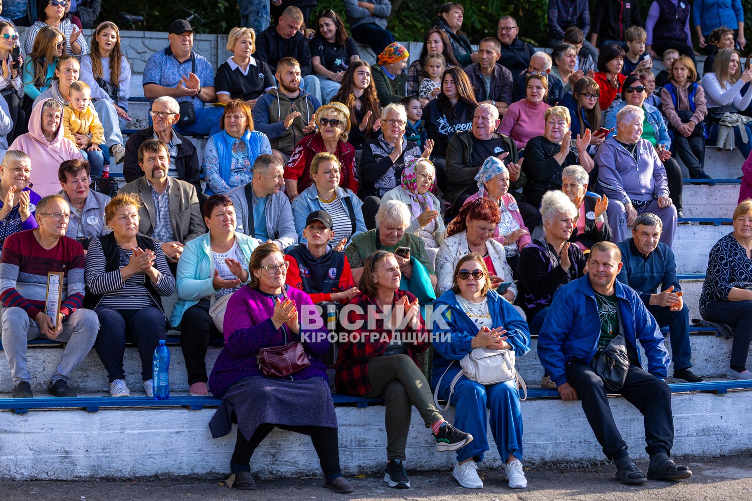 День селища Онуфріївки: традиційно з частуванням та благодійністю на армію День селища Онуфріївки: традиційно з частуванням та благодійністю на армію