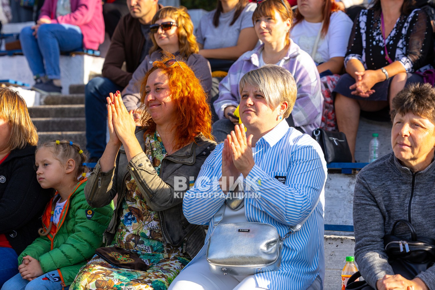 День селища Онуфріївки: традиційно з частуванням та благодійністю на армію День селища Онуфріївки: традиційно з частуванням та благодійністю на армію