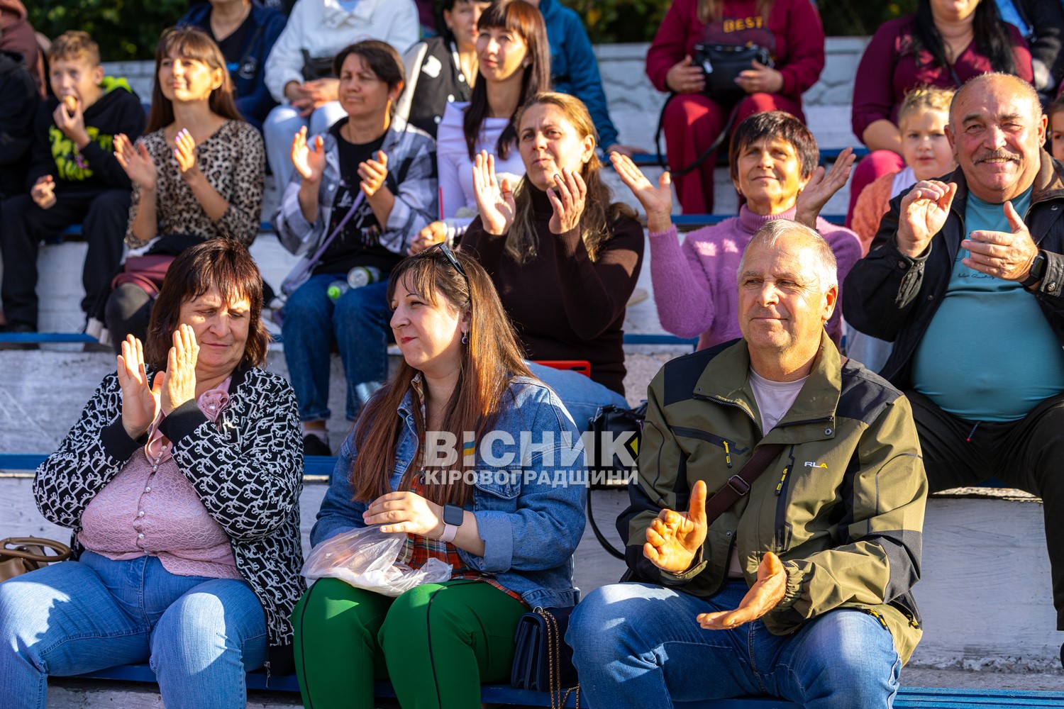 День селища Онуфріївки: традиційно з частуванням та благодійністю на армію День селища Онуфріївки: традиційно з частуванням та благодійністю на армію