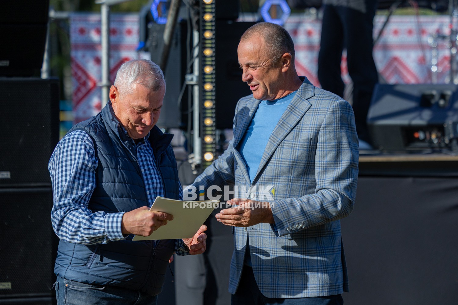 День селища Онуфріївки: традиційно з частуванням та благодійністю на армію День селища Онуфріївки: традиційно з частуванням та благодійністю на армію