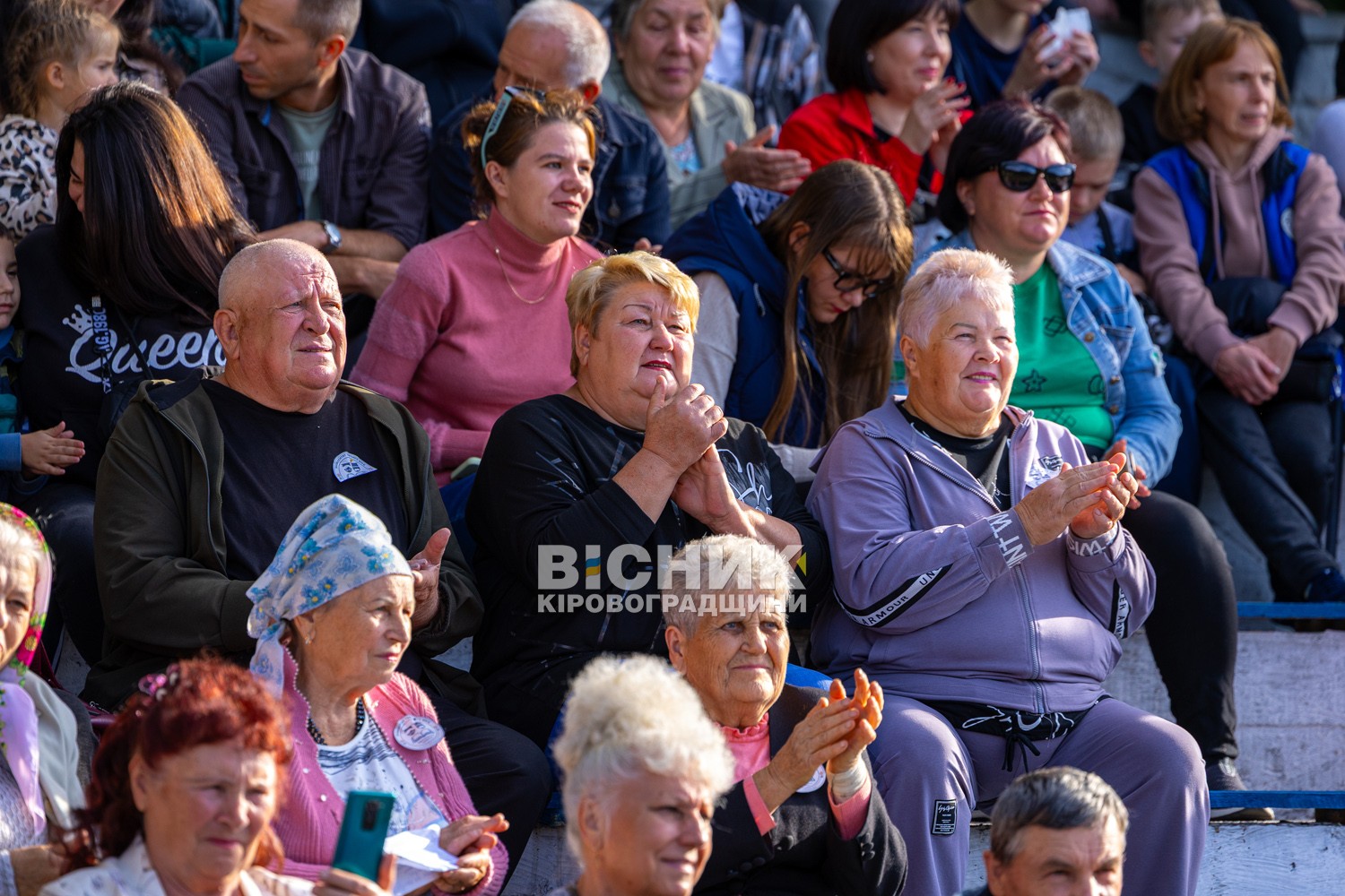 День селища Онуфріївки: традиційно з частуванням та благодійністю на армію День селища Онуфріївки: традиційно з частуванням та благодійністю на армію