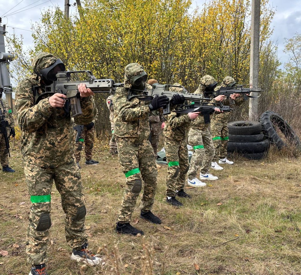 На полігоні й у музеї: як студенти Кіровоградщини проходили вишкіл “Захисник Кіровоградщини” На полігоні й у музеї: як студенти Кіровоградщини проходили вишкіл “Захисник Кіровоградщини”