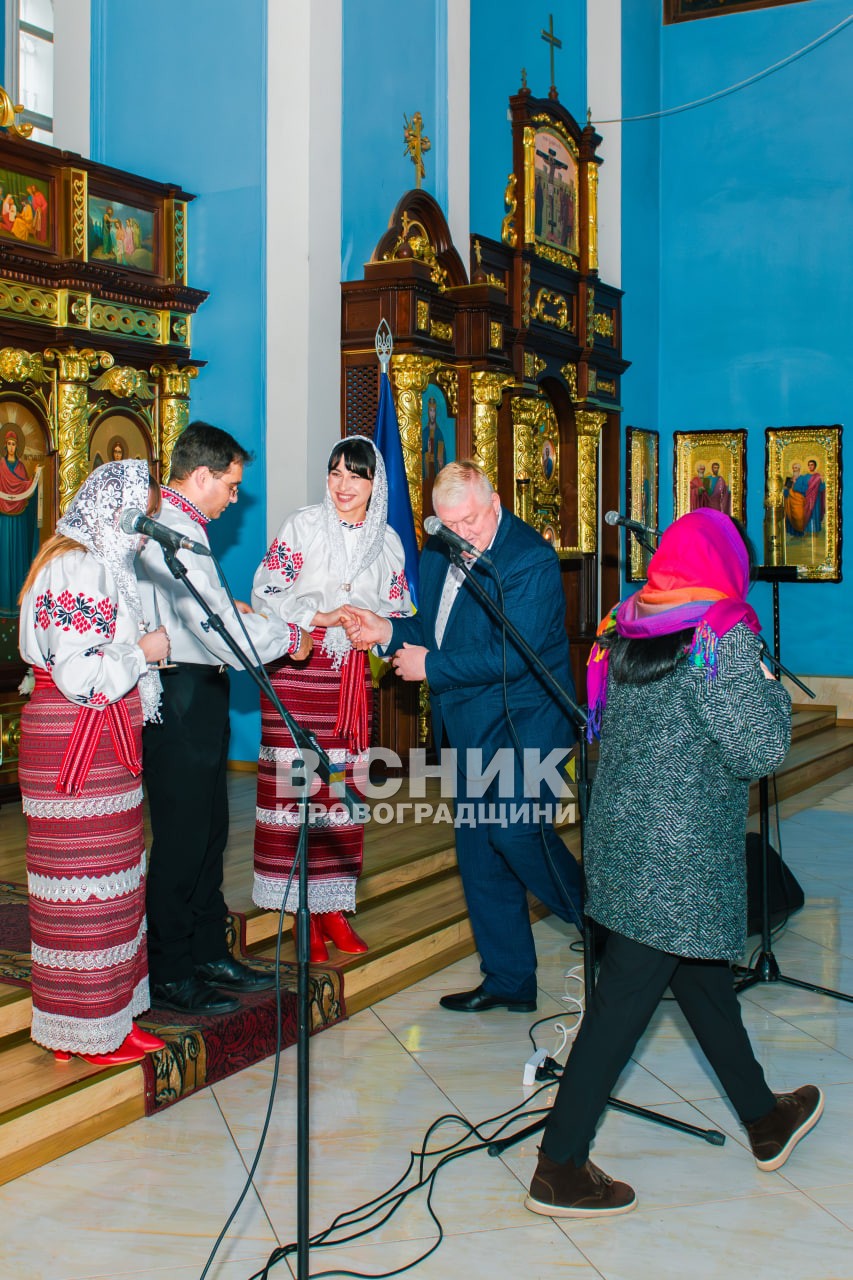 «Молюсь за тебе, Україно»: у Кропивницькому лунали молитви та пісні за мир