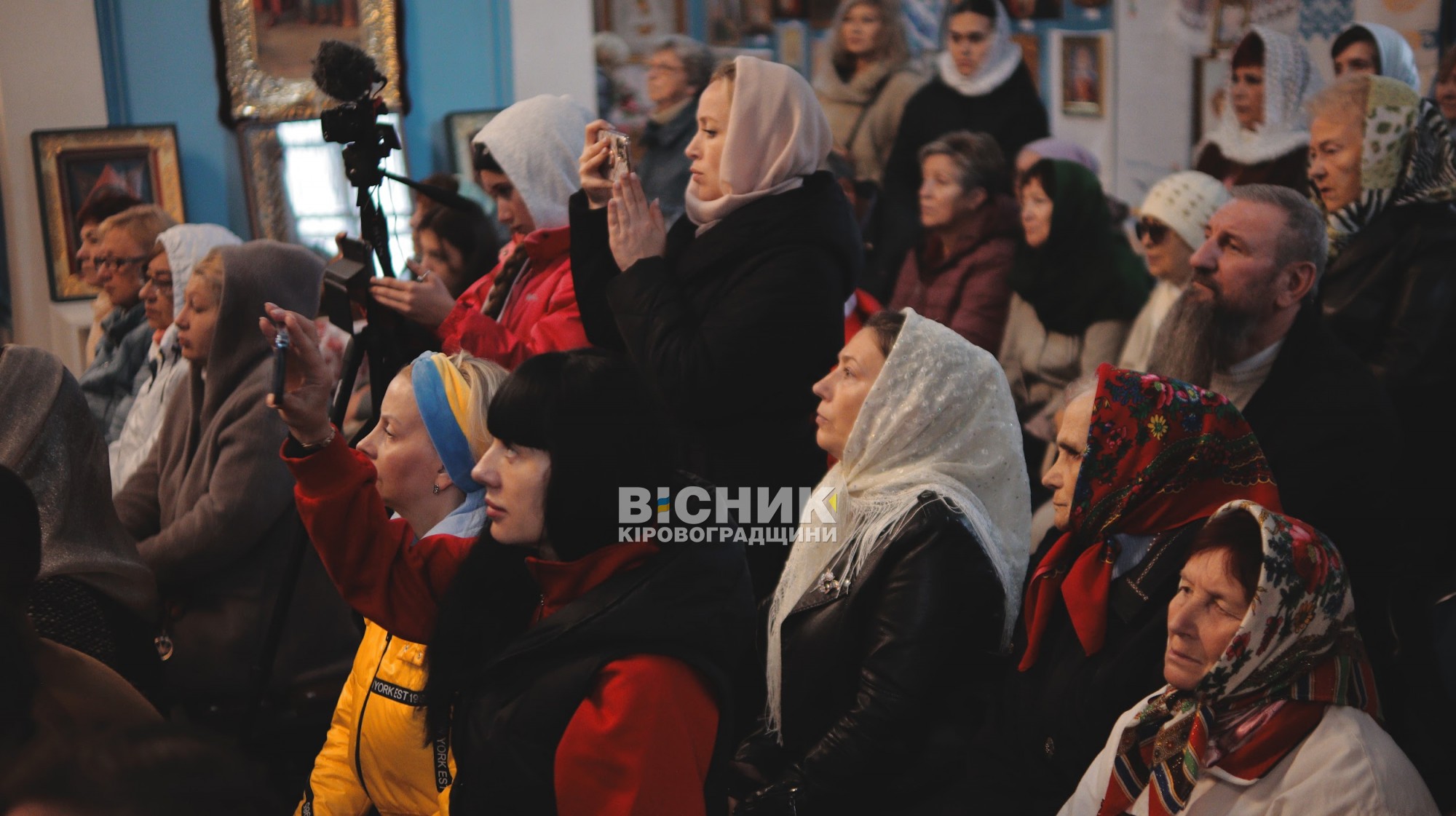 «Молюсь за тебе, Україно»: у Кропивницькому лунали молитви та пісні за мир