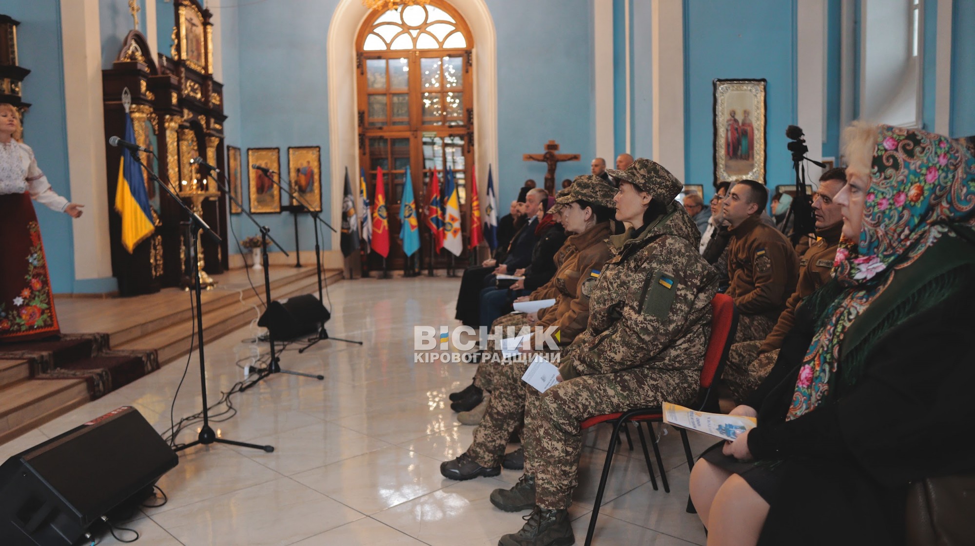 «Молюсь за тебе, Україно»: у Кропивницькому лунали молитви та пісні за мир
