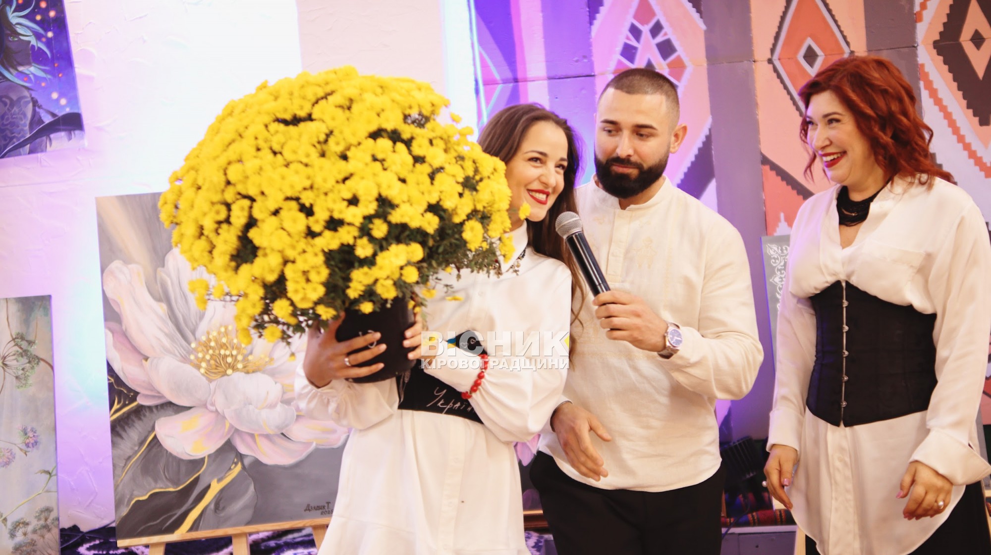 «Життя у фарбах»: у Кропивницькому відкрилася виставка Тетяни Дзядик «Життя у фарбах»: у Кропивницькому відкрилася виставка Тетяни Дзядик