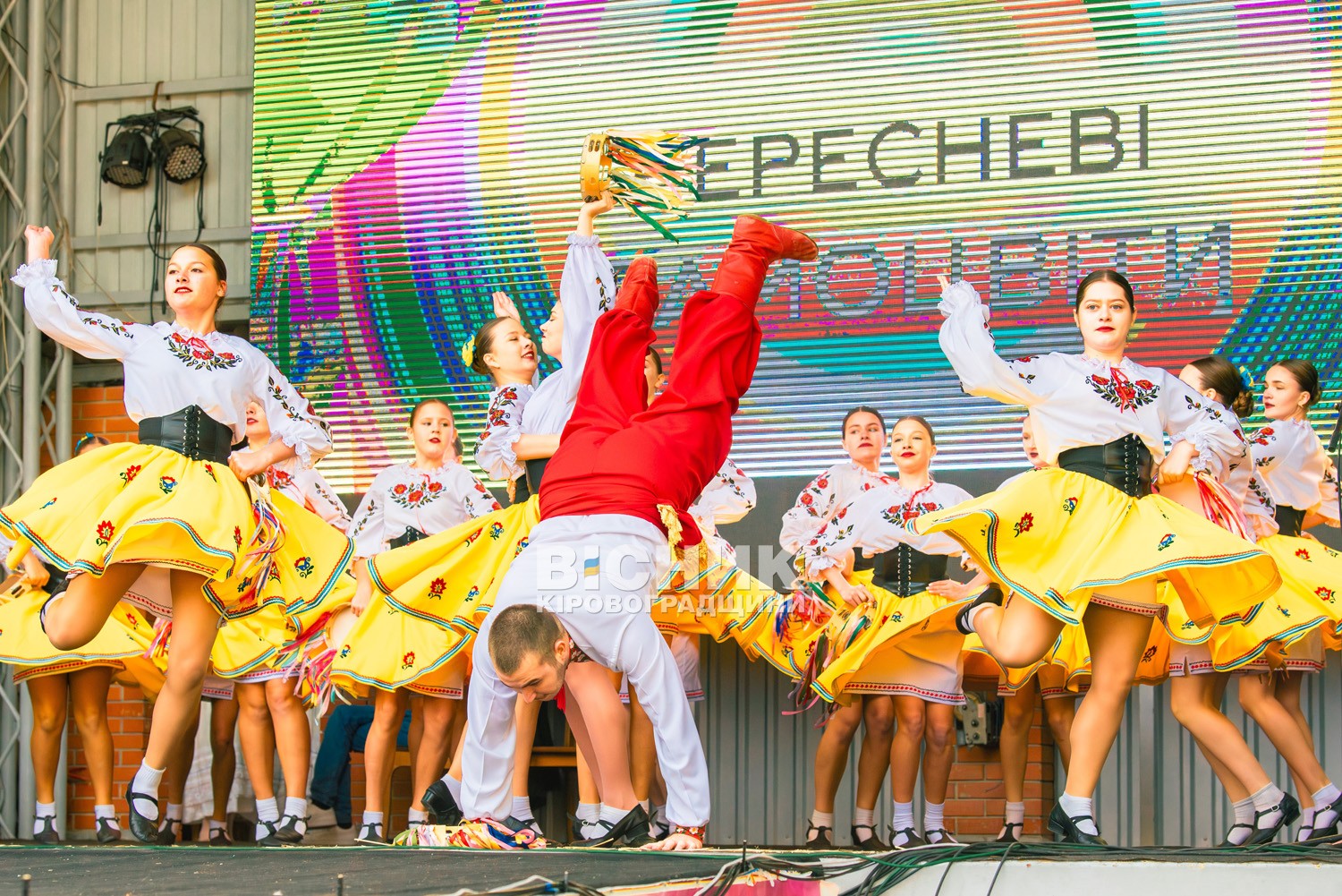 «Вересневі самоцвіти» завершилися яскравим концертом у Дендропарку