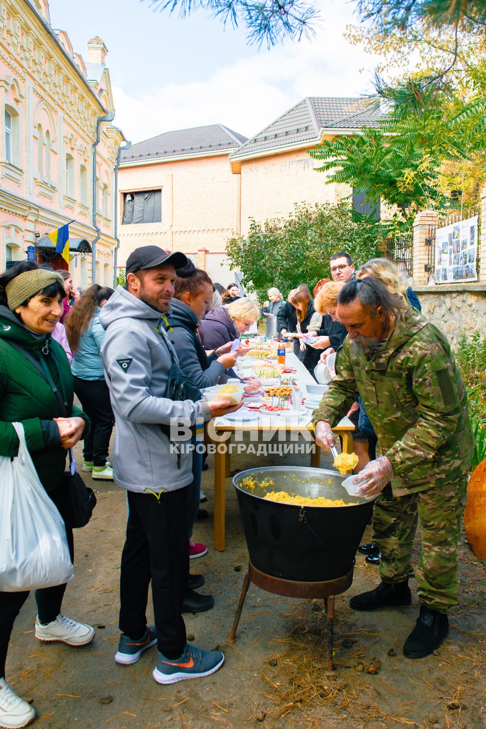 Рік разом: у Кропивницькому відзначили річницю центру допомоги херсонцям «Вільні разом»