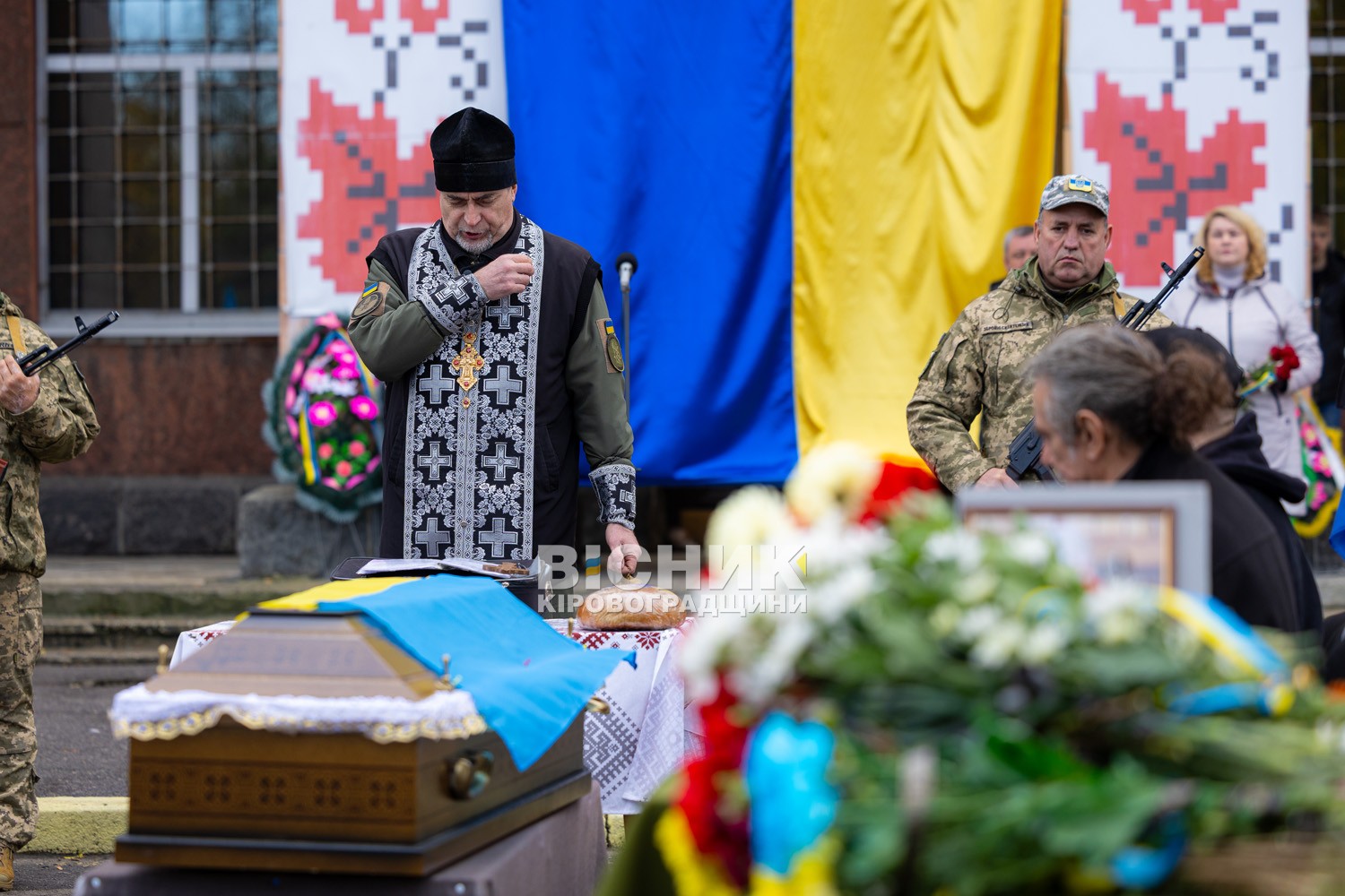 Світловодськ попрощався із захисником України Станіславом Гарбою Світловодськ попрощався із захисником України Станіславом Гарбою