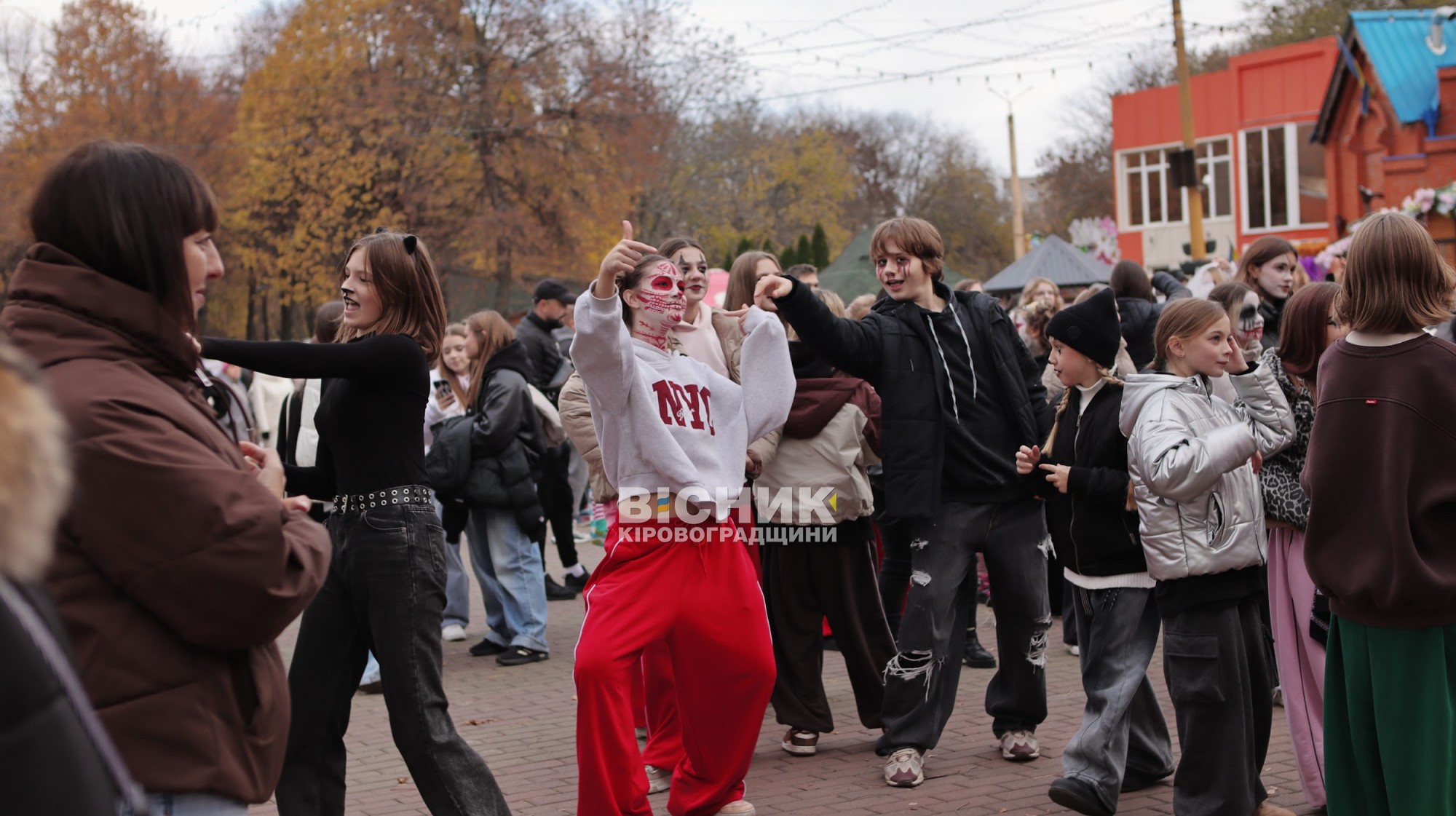 Хелловін у Дендропарку: осіння казка у світлі гарбузів Хелловін у Дендропарку: осіння казка у світлі гарбузів