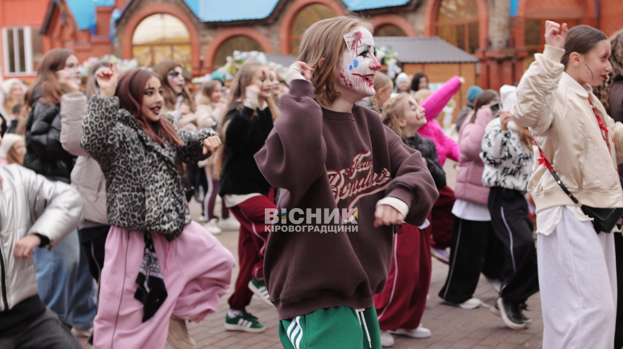 Хелловін у Дендропарку: осіння казка у світлі гарбузів Хелловін у Дендропарку: осіння казка у світлі гарбузів