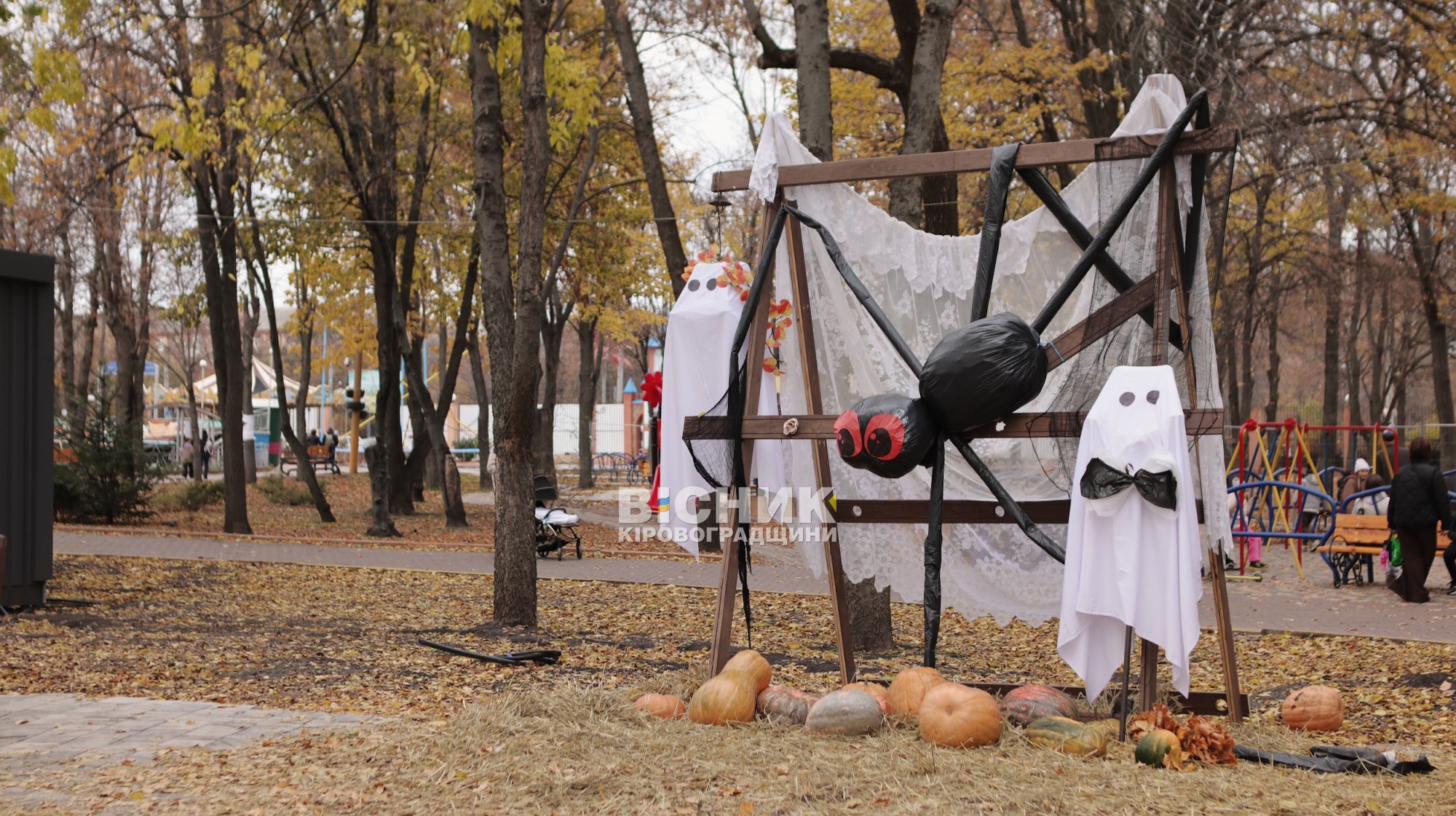 Хелловін у Дендропарку: осіння казка у світлі гарбузів Хелловін у Дендропарку: осіння казка у світлі гарбузів