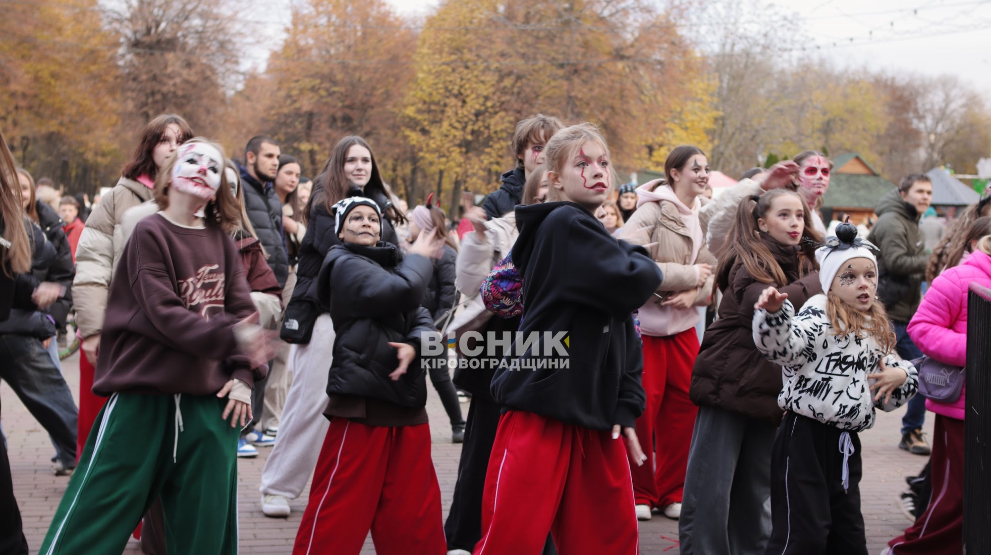 Хелловін у Дендропарку: осіння казка у світлі гарбузів