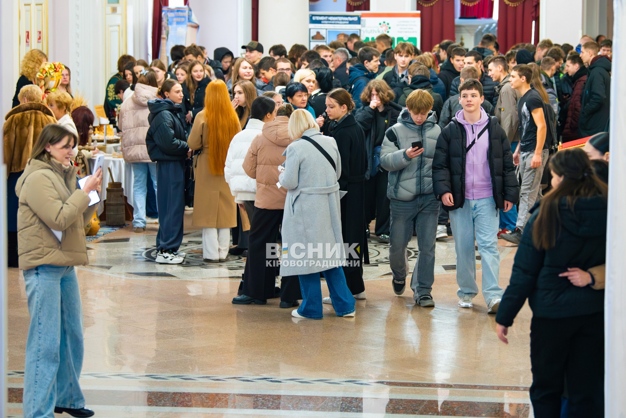 На Кіровоградщині відзначили День працівників культури: свято творчості та традицій На Кіровоградщині відзначили День працівників культури: свято творчості та традицій