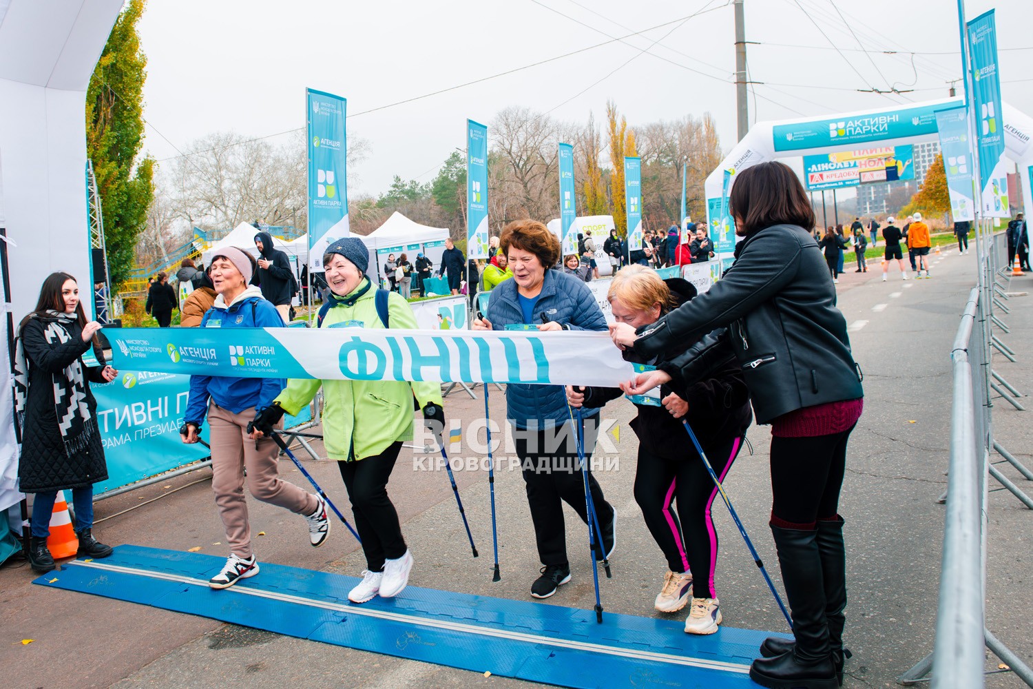 У Кропивницькому пробігли заради руху: понад три сотні учасників вийшли на старт масового забігу У Кропивницькому пробігли заради руху: понад три сотні учасників вийшли на старт масового забігу