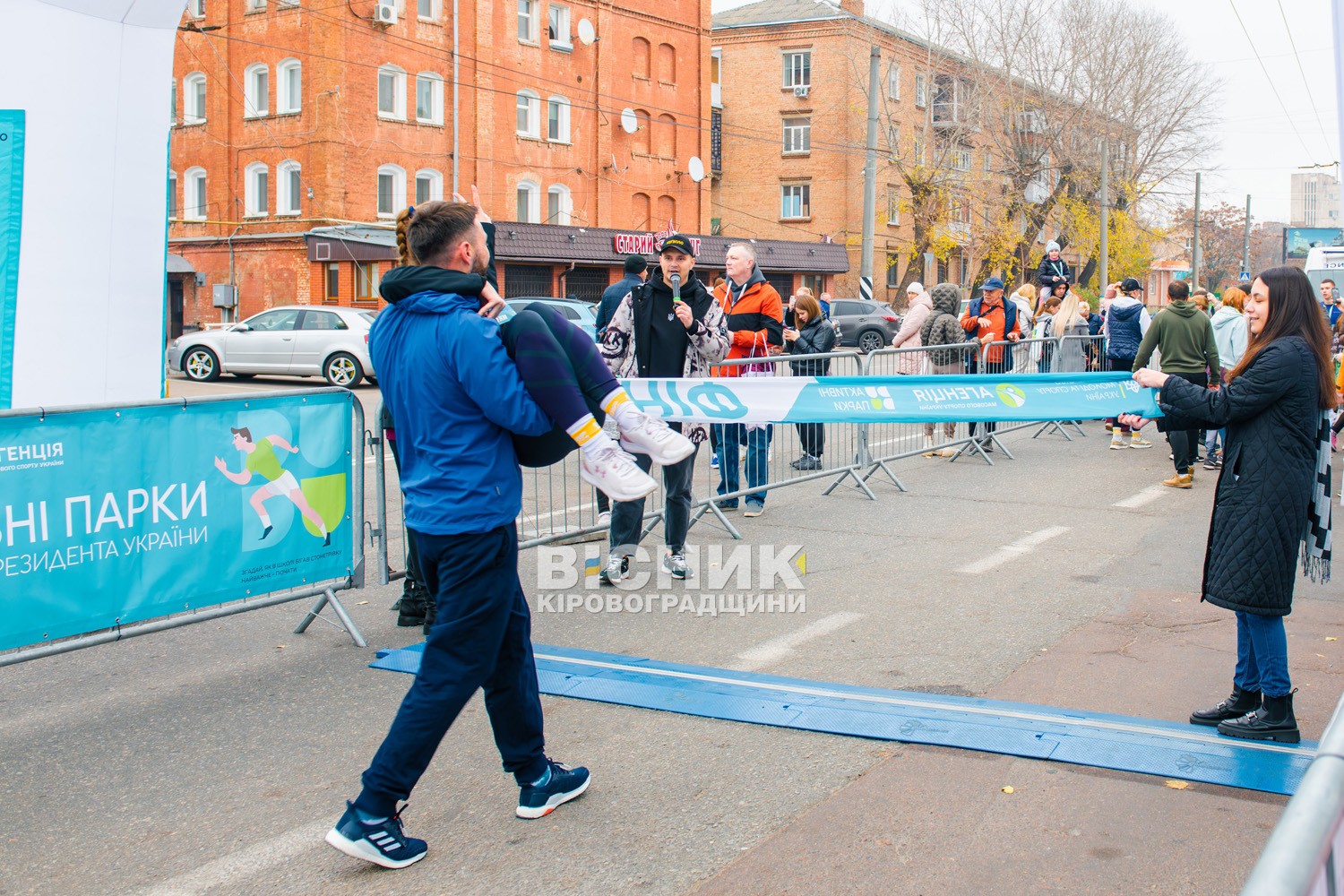 У Кропивницькому пробігли заради руху: понад три сотні учасників вийшли на старт масового забігу У Кропивницькому пробігли заради руху: понад три сотні учасників вийшли на старт масового забігу