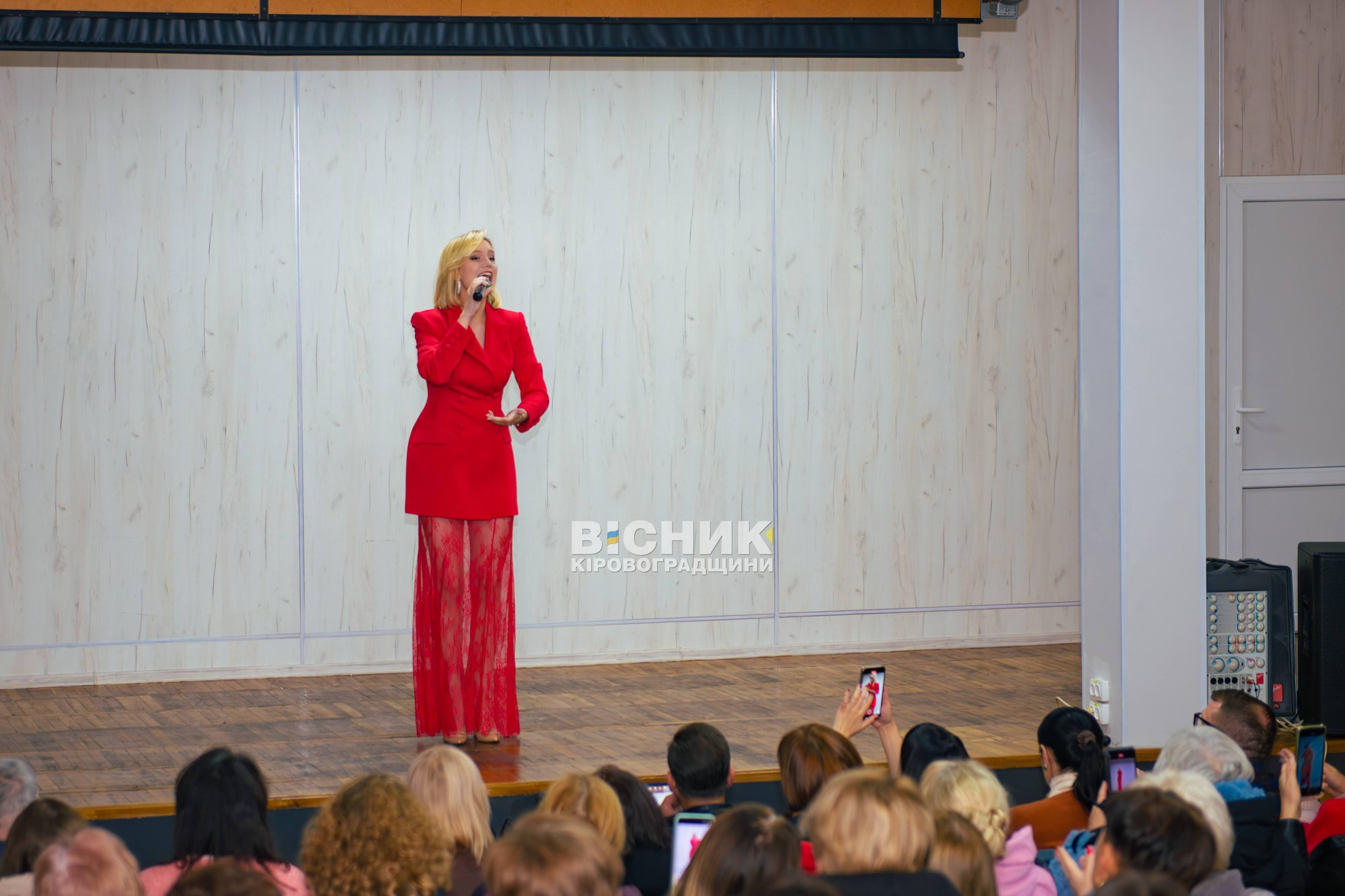 У Кропивницькому відбувся благодійний концерт Олега Сербіна на підтримку захисників України