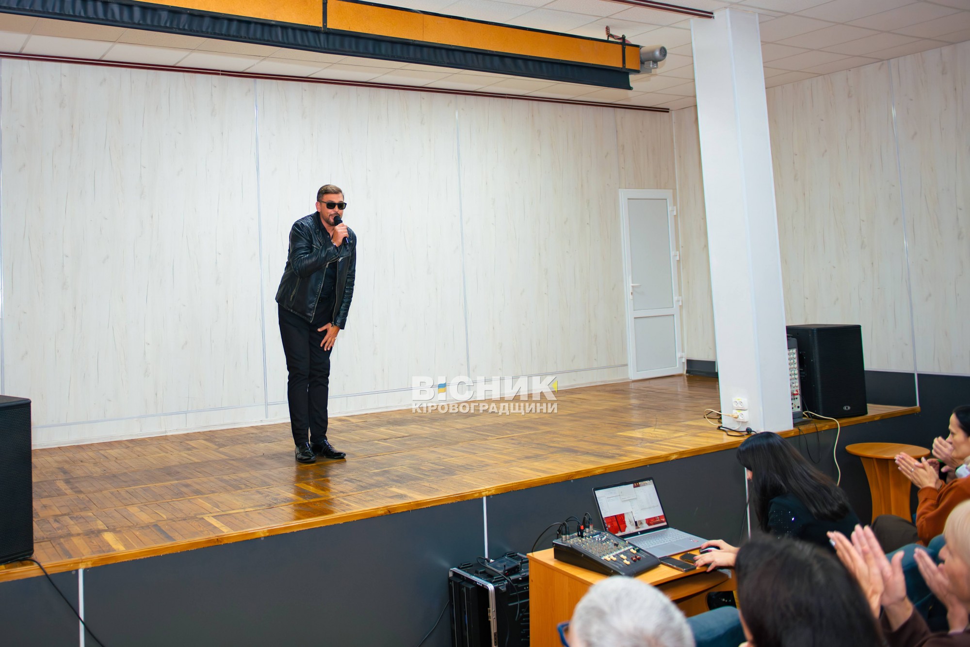 У Кропивницькому відбувся благодійний концерт Олега Сербіна на підтримку захисників України