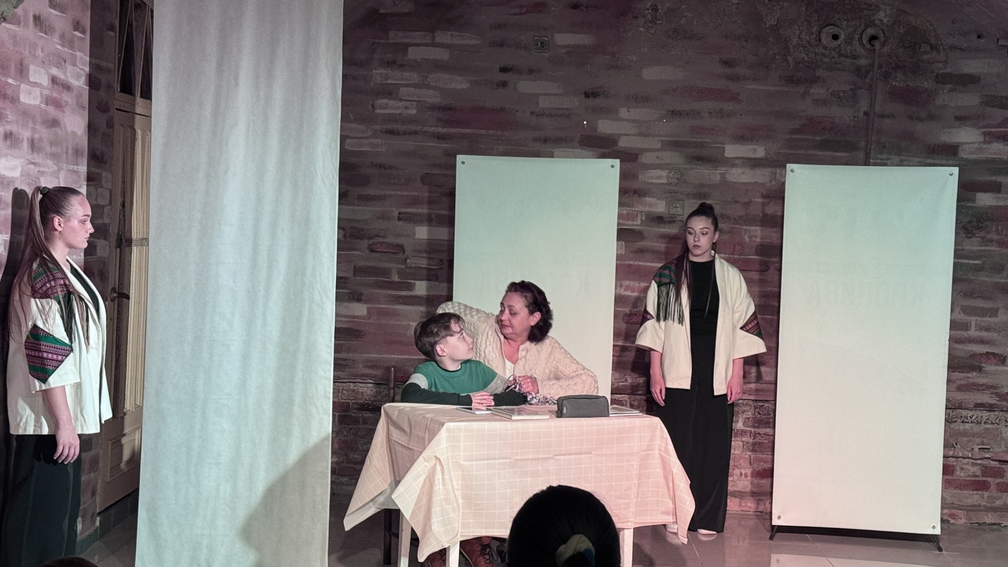 У Кропивницькому представили музично-театралізовану програму “Вільні разом” У Кропивницькому представили музично-театралізовану програму “Вільні разом”