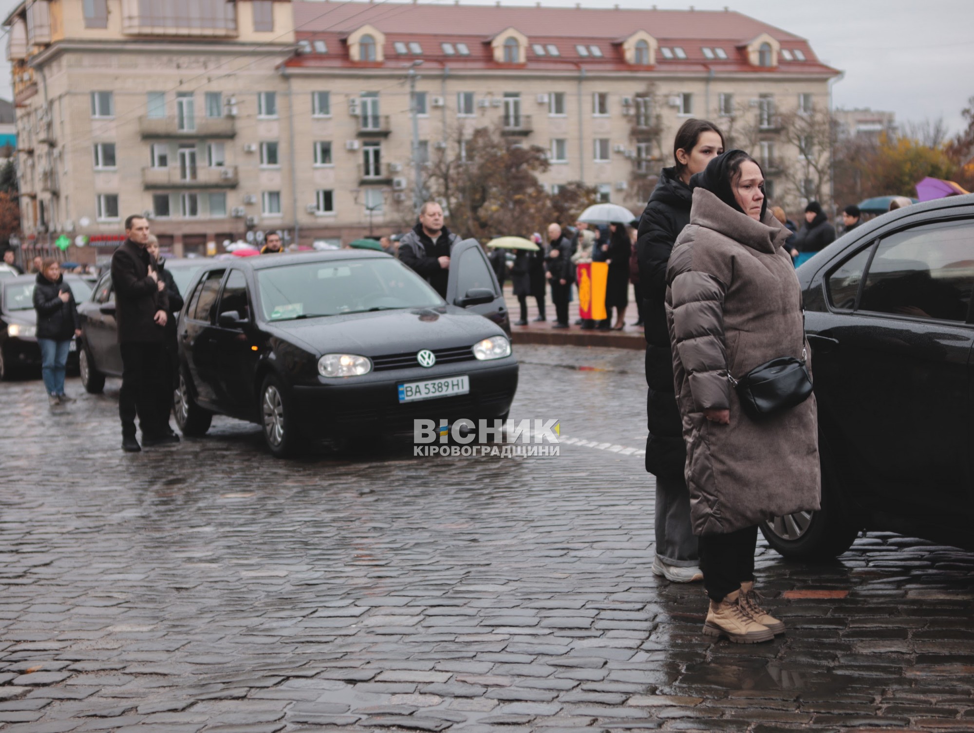 Кропивницький у тиші попрощався з двома загиблими захисниками Кропивницький у тиші попрощався з двома загиблими захисниками