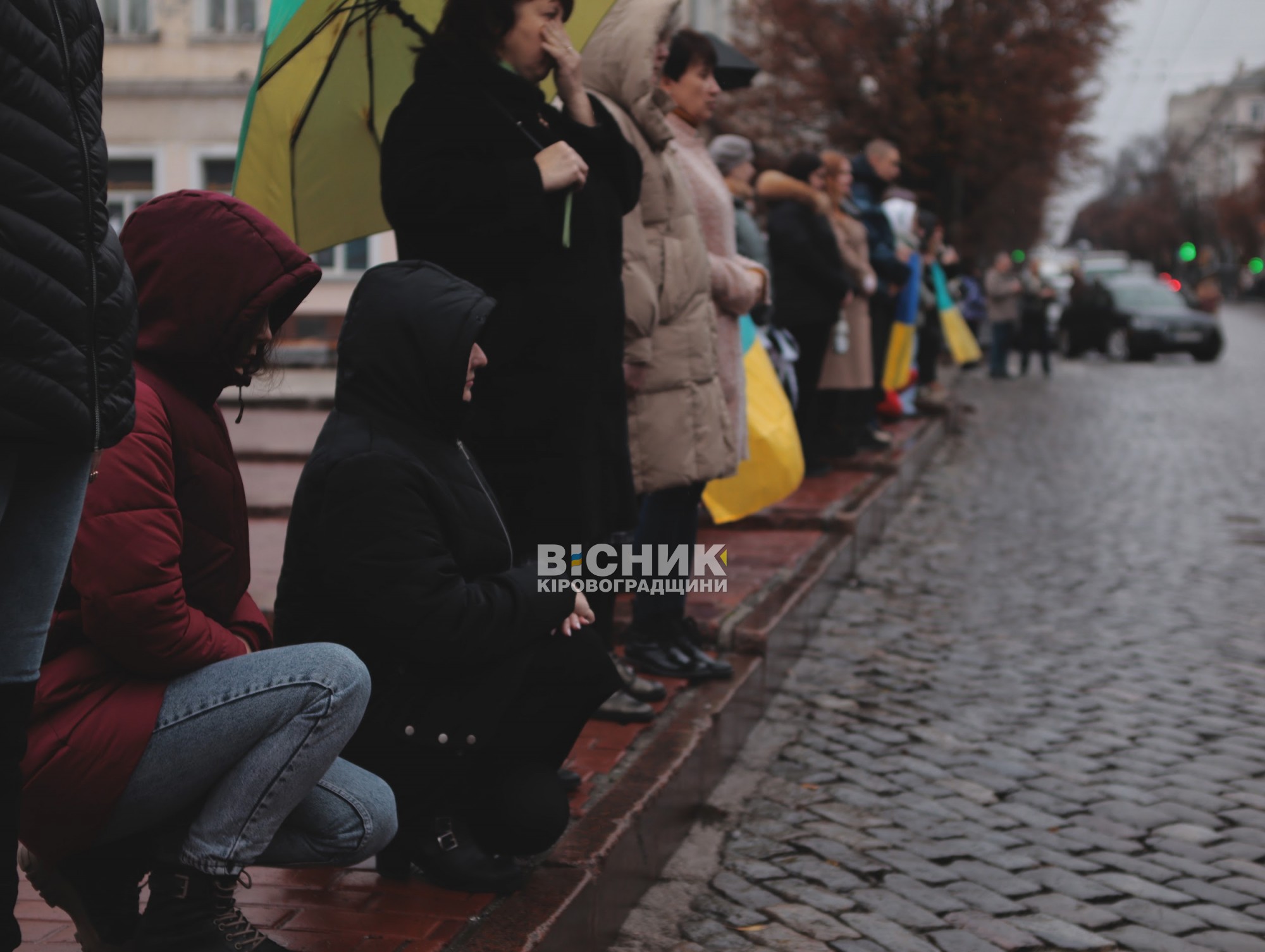 Кропивницький у тиші попрощався з двома загиблими захисниками Кропивницький у тиші попрощався з двома загиблими захисниками