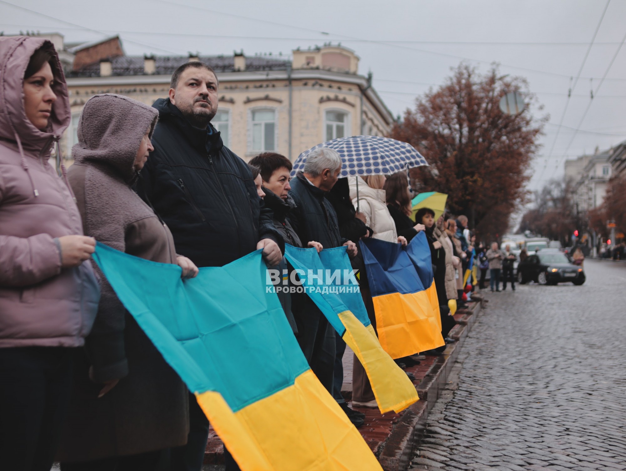Кропивницький у тиші попрощався з двома загиблими захисниками Кропивницький у тиші попрощався з двома загиблими захисниками