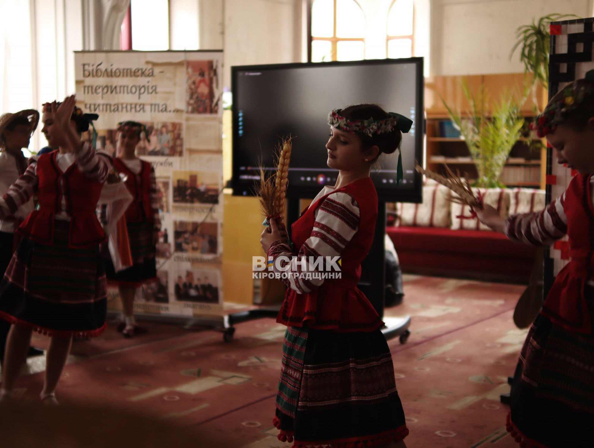 У Кропивницькому відбувся обласний фестиваль “Українська паляниця” У Кропивницькому відбувся обласний фестиваль “Українська паляниця”