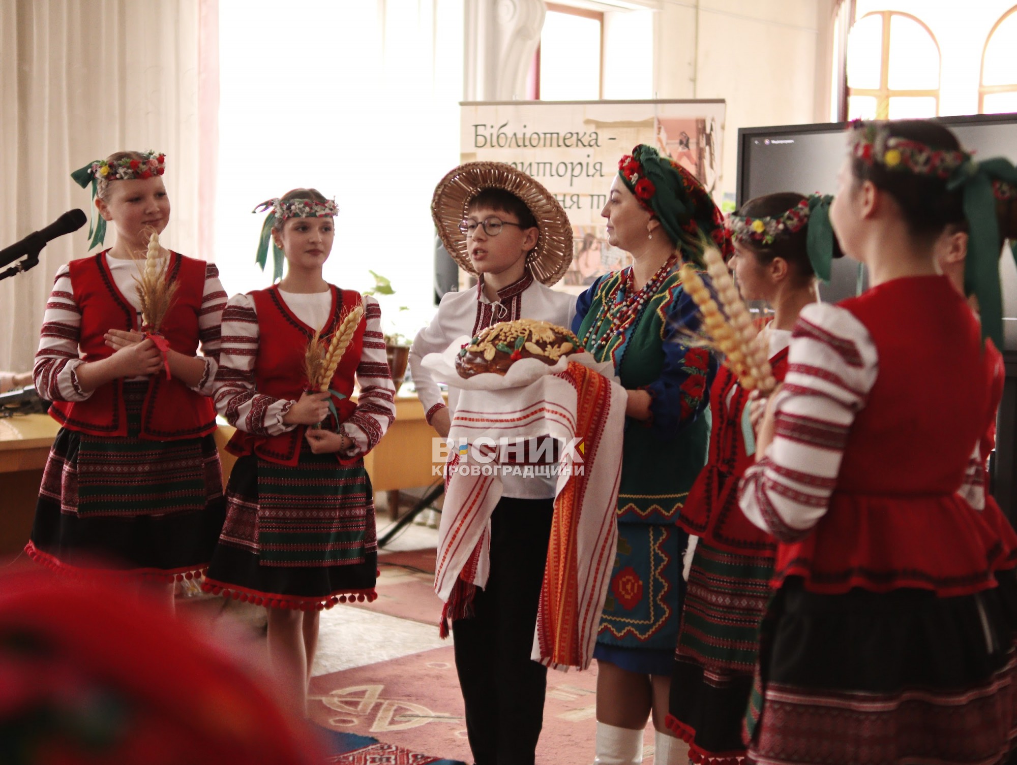 У Кропивницькому відбувся обласний фестиваль “Українська паляниця” У Кропивницькому відбувся обласний фестиваль “Українська паляниця”