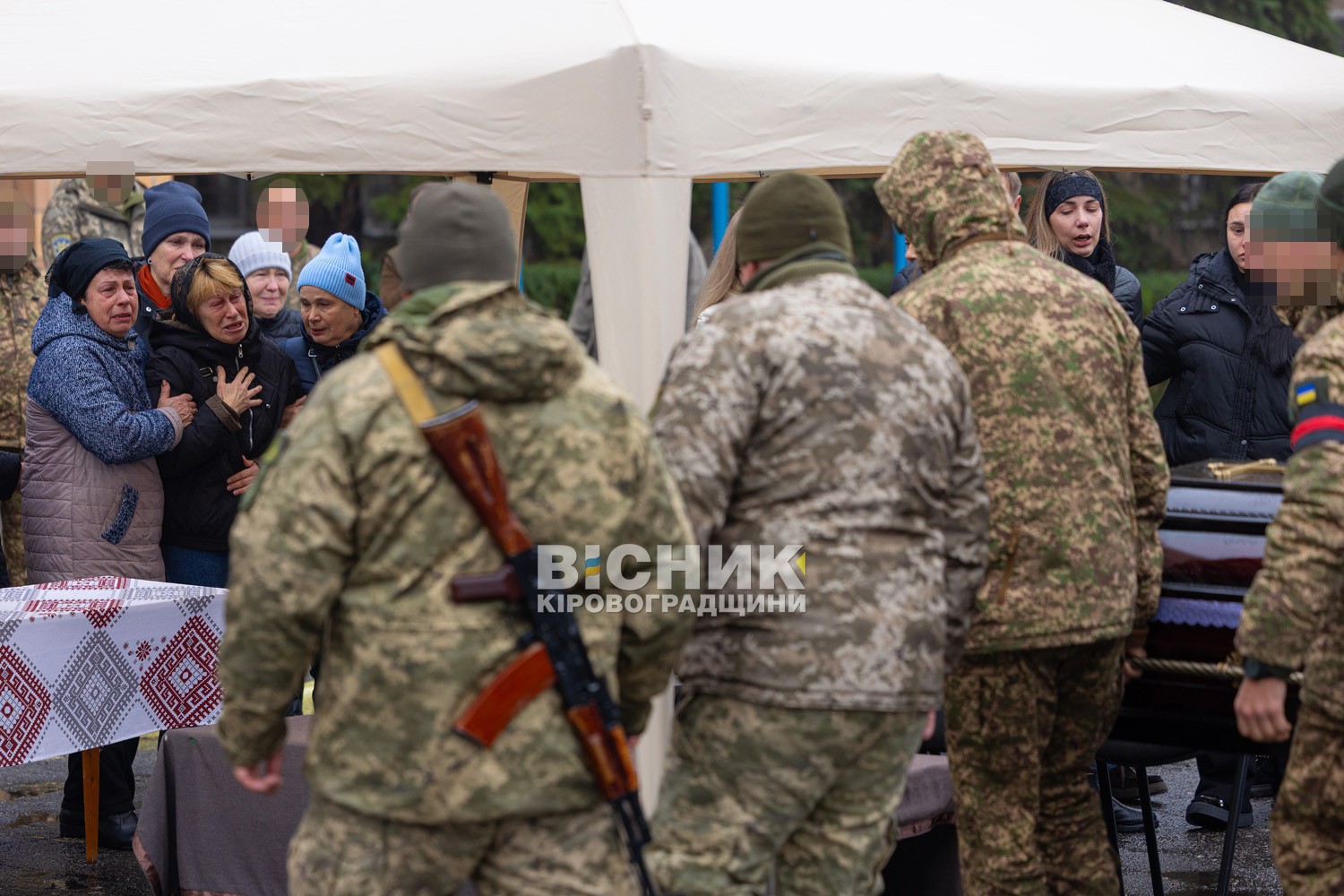 Світловодськ провів в останню путь сержанта Руслана Сороку