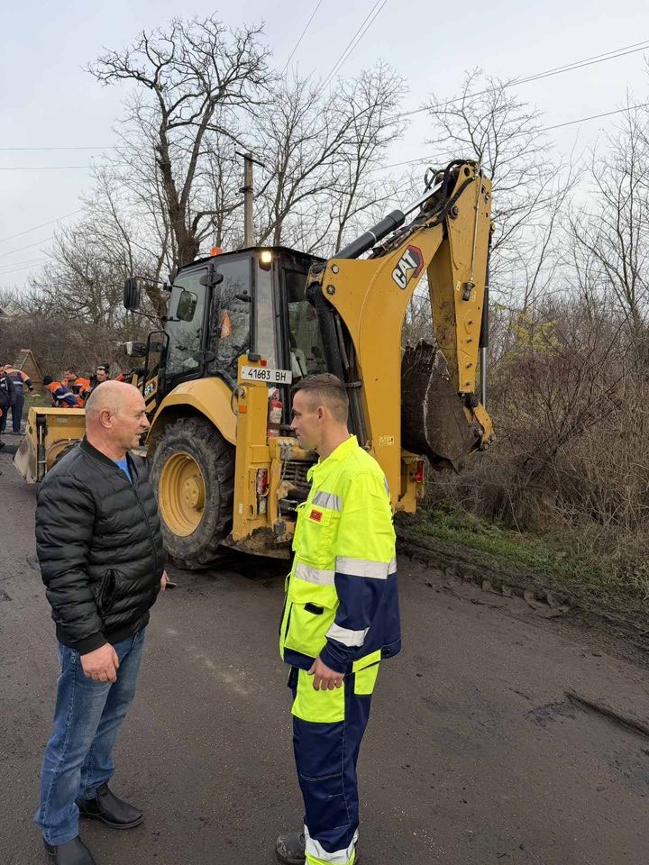 На Кіровоградщині розпочали ремонт аварійної ділянки траси Т-12-18 На Кіровоградщині розпочали ремонт аварійної ділянки траси Т-12-18