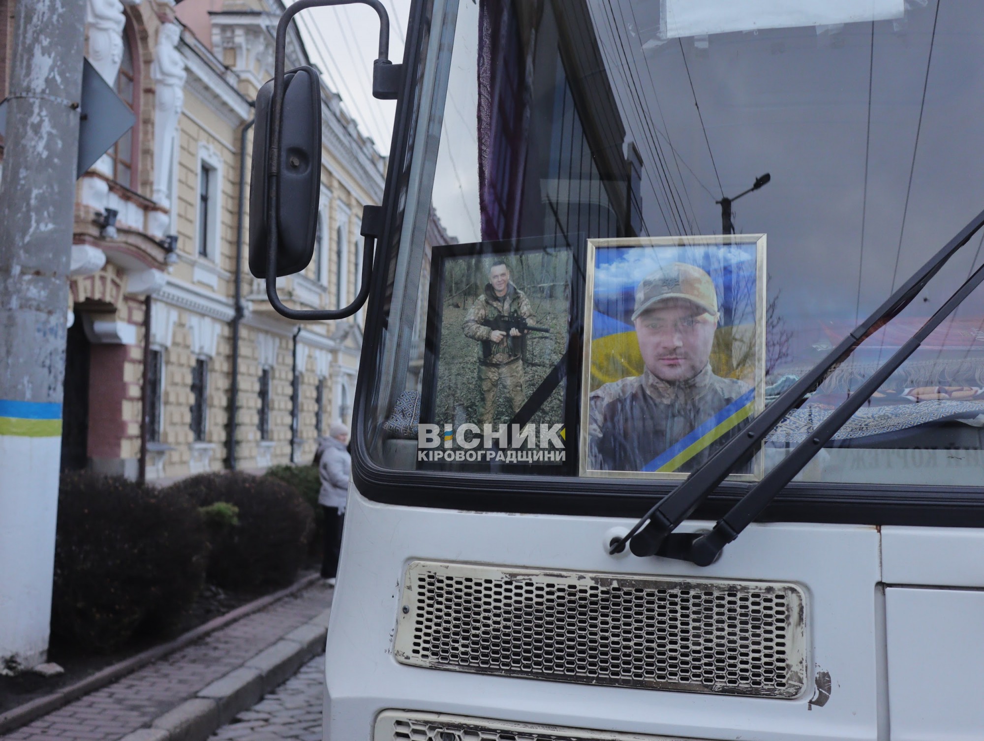 Кропивницький провів в останню путь трьох полеглих захисників