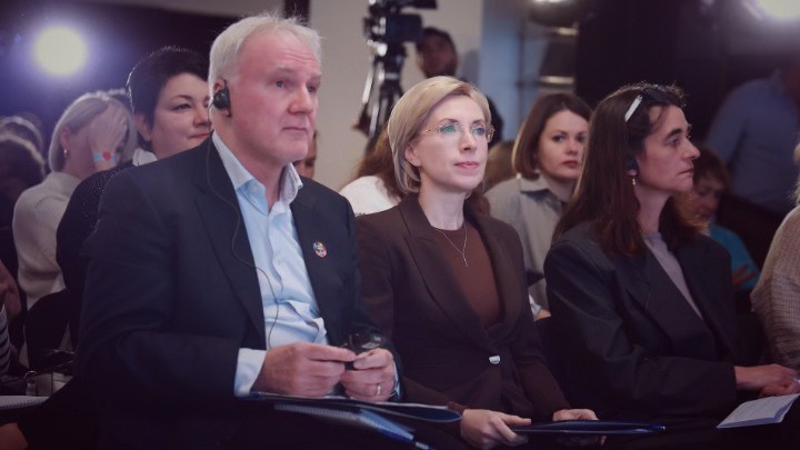 Уперше на рівні документа зафіксовано зобов’язання включати переселенців і постраждалі громади до процесу ухвалення рішень про відбудову Уперше на рівні документа зафіксовано зобов’язання включати переселенців і постраждалі громади до процесу ухвалення рішень про відбудову