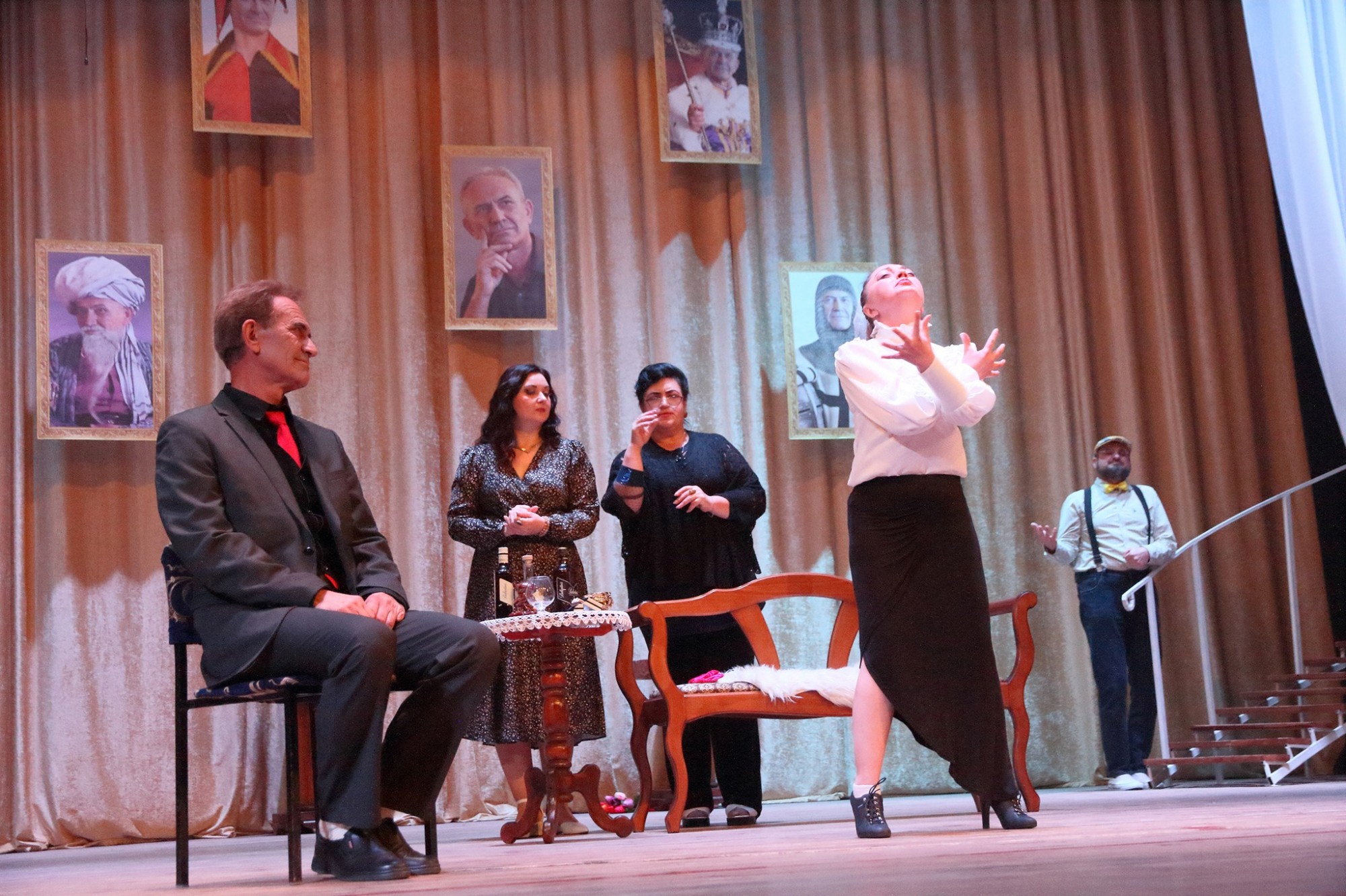 В Олександрії відбулася прем’єра комедії «Квітка, що сміється»