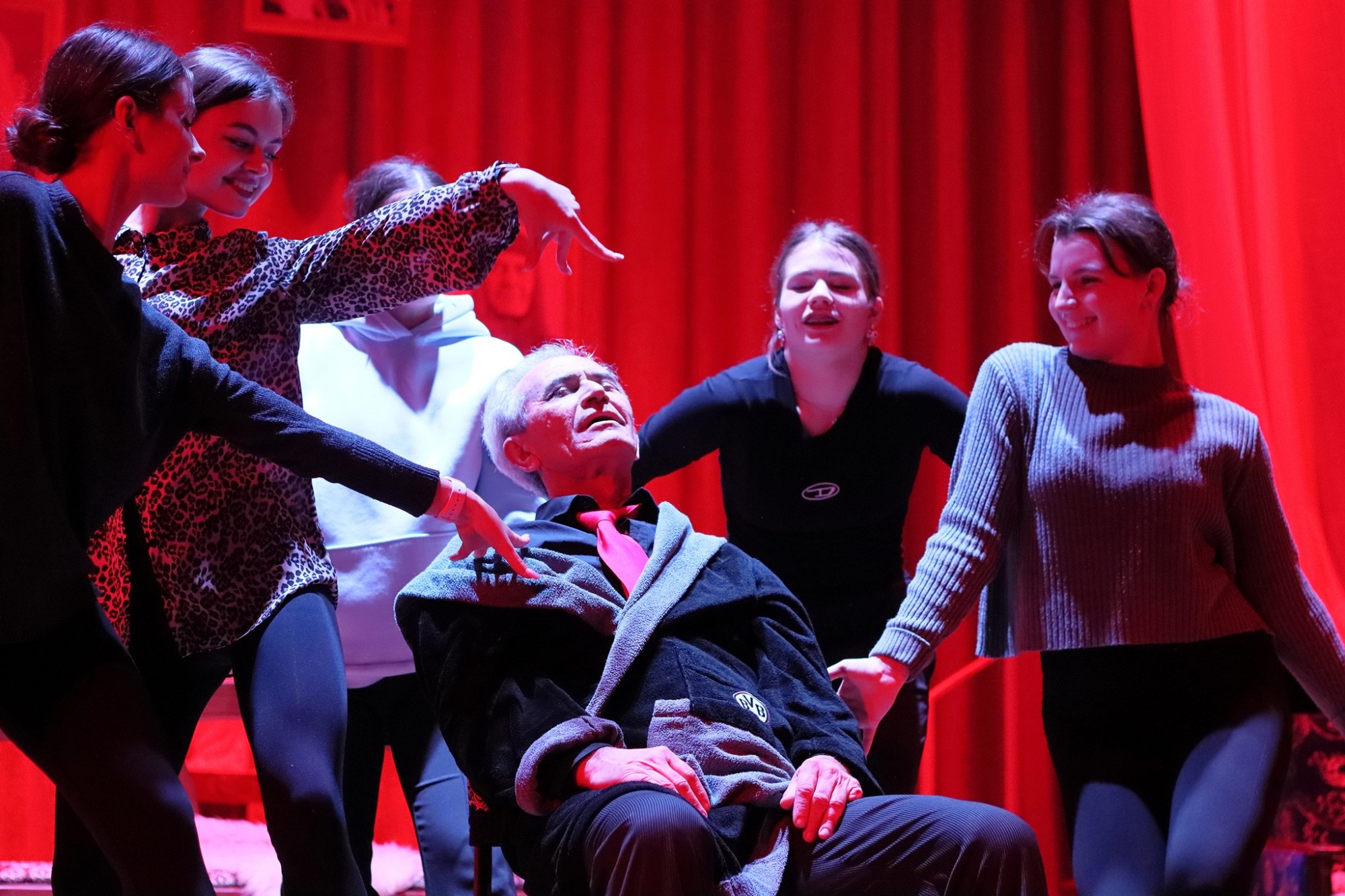 В Олександрії відбулася прем’єра комедії «Квітка, що сміється»