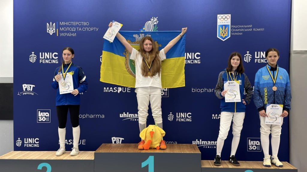 Олесандрійські шаблістки на кадетському чемпіонаті України: золото 12-річної Марії Цвєткової в індивідуальних змаганнях та бронза в командній першості Олесандрійські шаблістки на кадетському чемпіонаті України: золото 12-річної Марії Цвєткової в індивідуальних змаганнях та бронза в командній першості