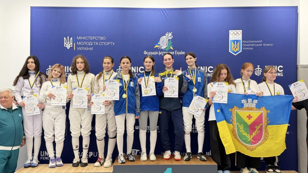 Олесандрійські шаблістки на кадетському чемпіонаті України: золото 12-річної Марії Цвєткової в індивідуальних змаганнях та бронза в командній першості Олесандрійські шаблістки на кадетському чемпіонаті України: золото 12-річної Марії Цвєткової в індивідуальних змаганнях та бронза в командній першості