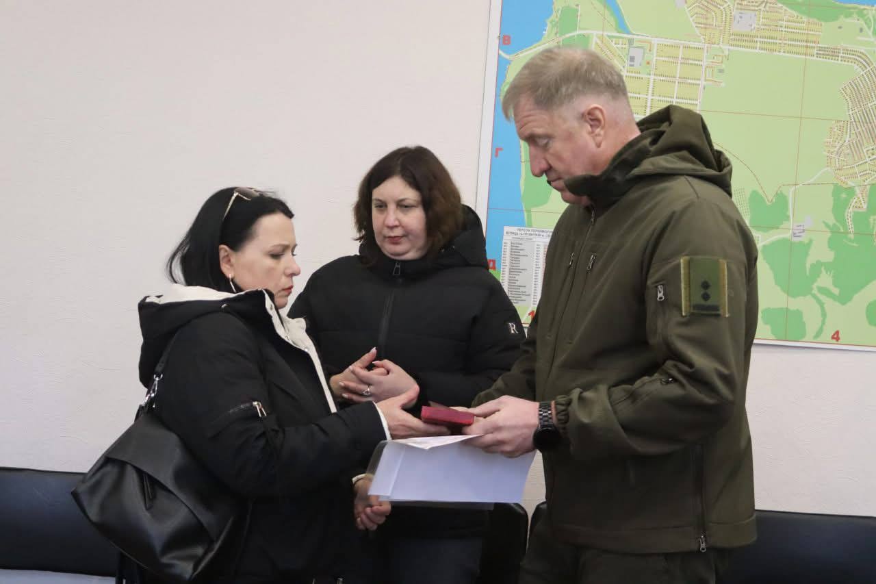 У Світловодську родинам полеглих захисників вручили державні нагороди