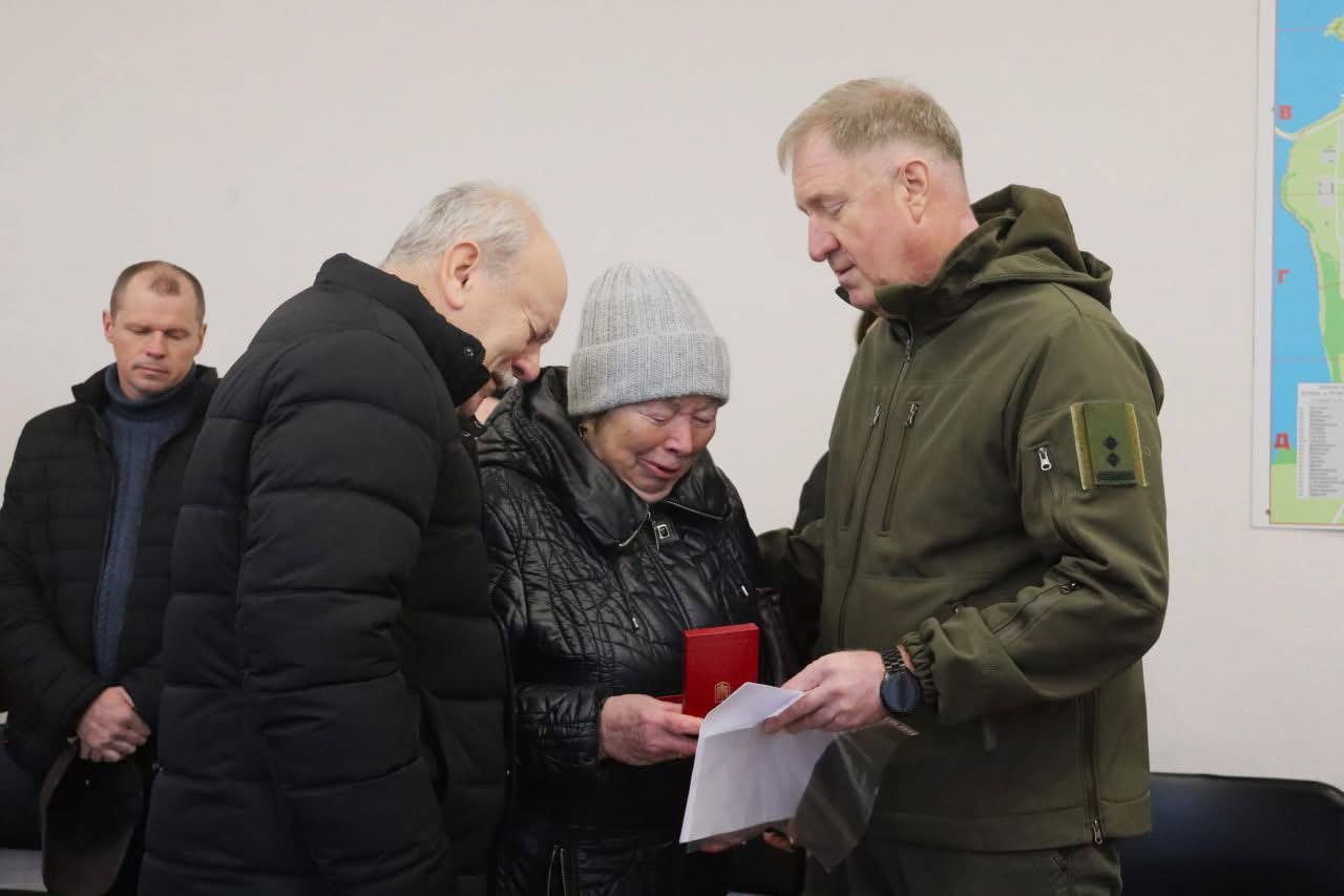 У Світловодську родинам полеглих захисників вручили державні нагороди
