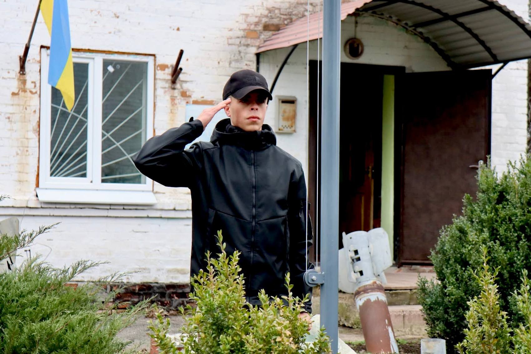 В Онуфріївській громаді підняли «Прапор Надії» на підтримку полонених та зниклих безвісти В Онуфріївській громаді підняли «Прапор Надії» на підтримку полонених та зниклих безвісти