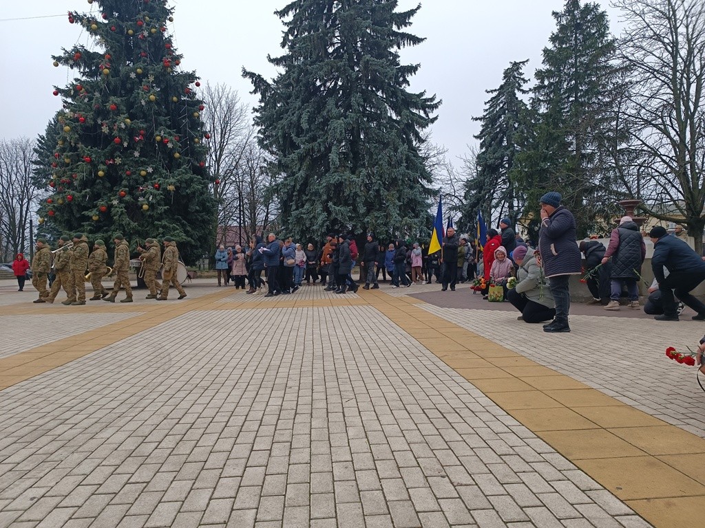 Знам’янська громада попрощалася із загиблим військовослужбовцем Русланом Антонічем Знам’янська громада попрощалася із загиблим військовослужбовцем Русланом Антонічем