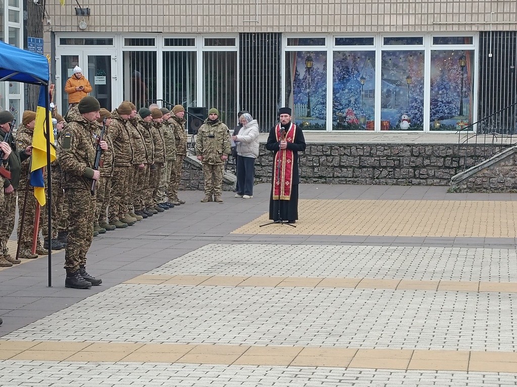 Знам’янська громада попрощалася із загиблим військовослужбовцем Русланом Антонічем Знам’янська громада попрощалася із загиблим військовослужбовцем Русланом Антонічем