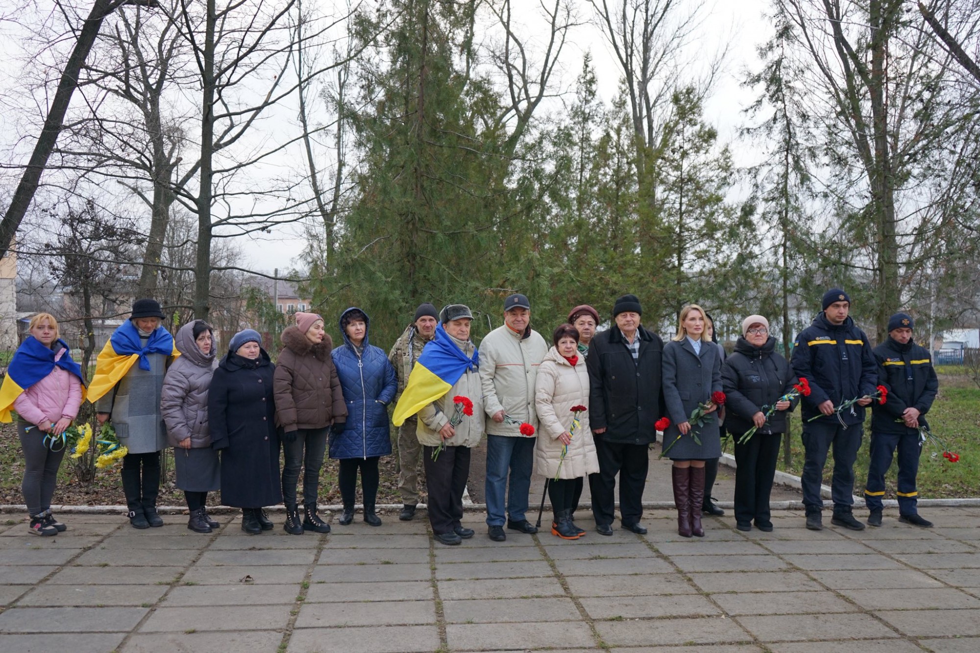 В Олександрійському районі вшанували річницю визволення від нацистських загарбників В Олександрійському районі вшанували річницю визволення від нацистських загарбників